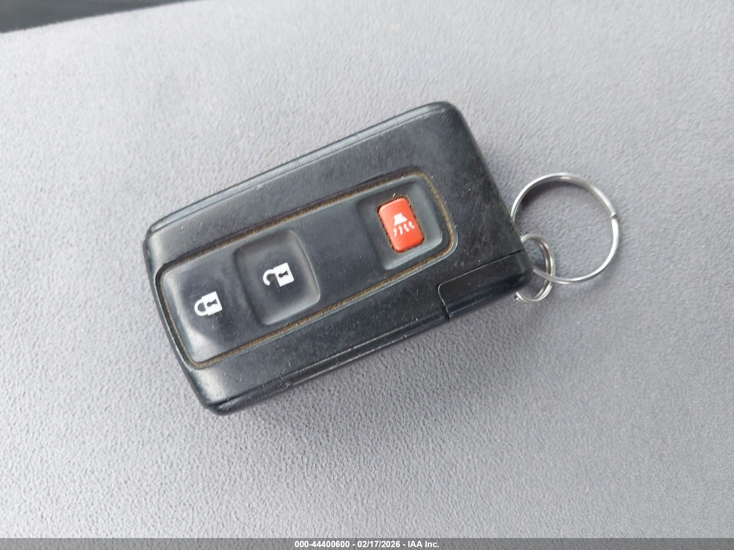 TOYOTA PRIUS image 11