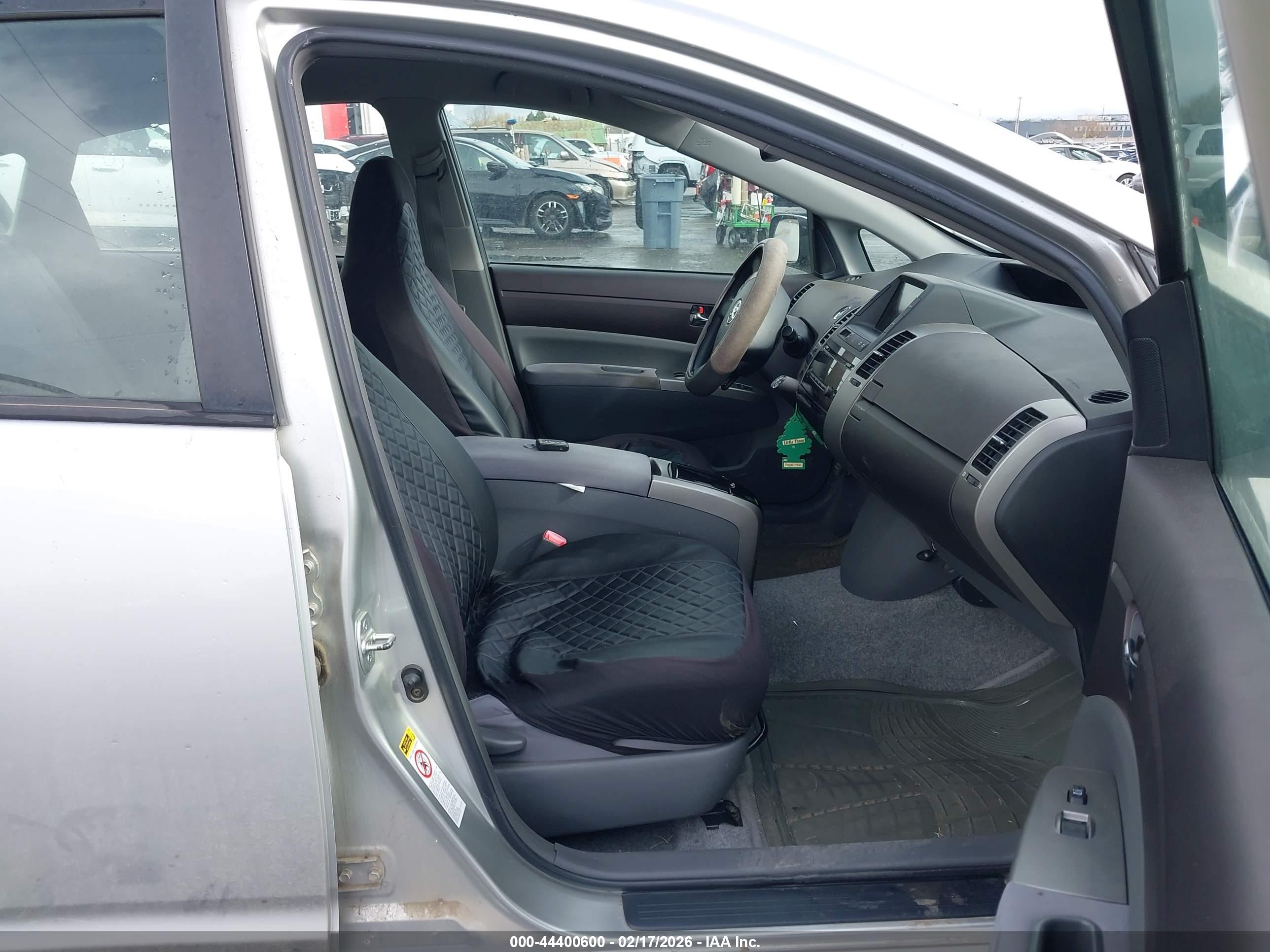 TOYOTA PRIUS image 5