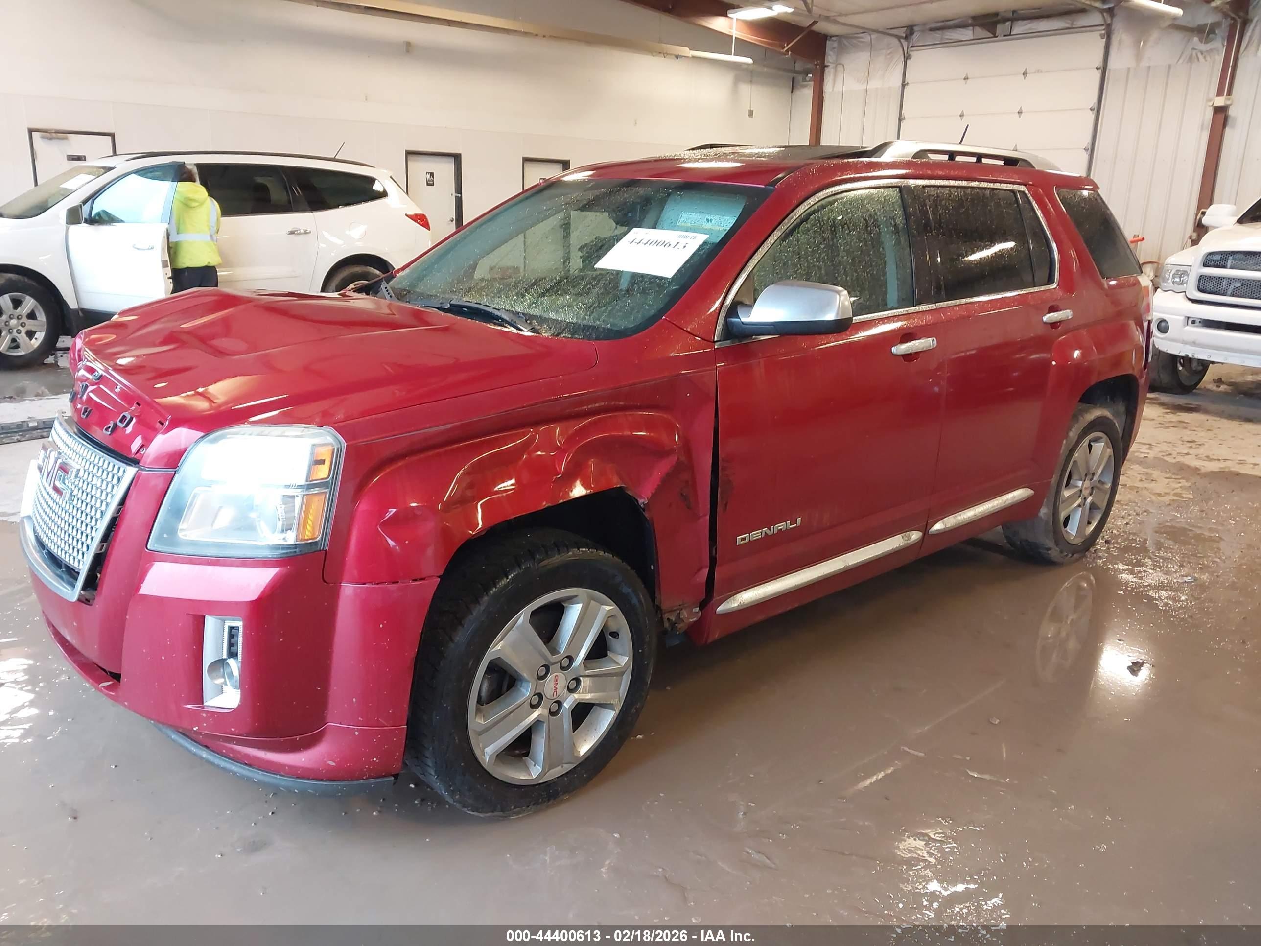 GMC TERRAIN image 2