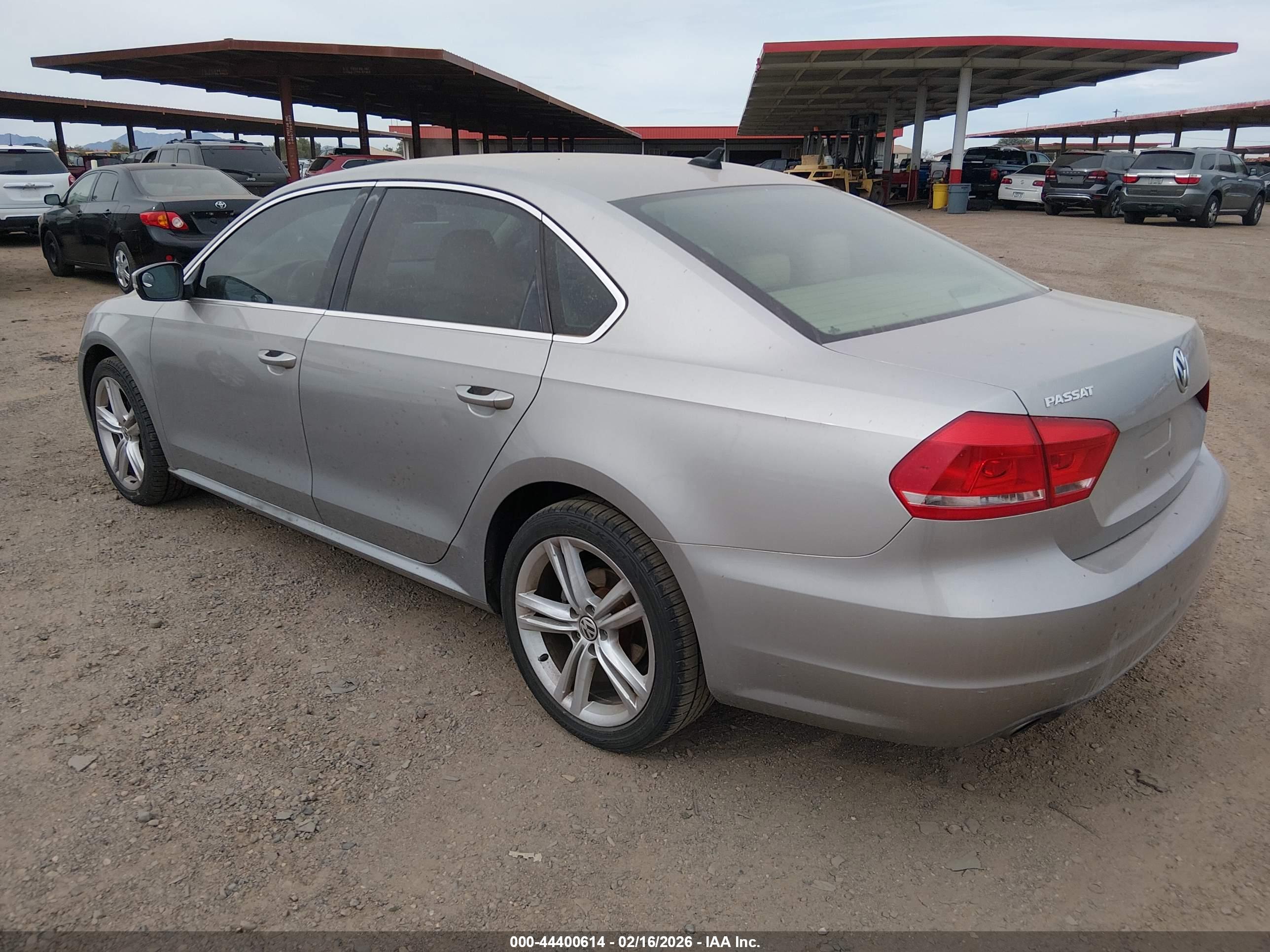 VOLKSWAGEN PASSAT image 3