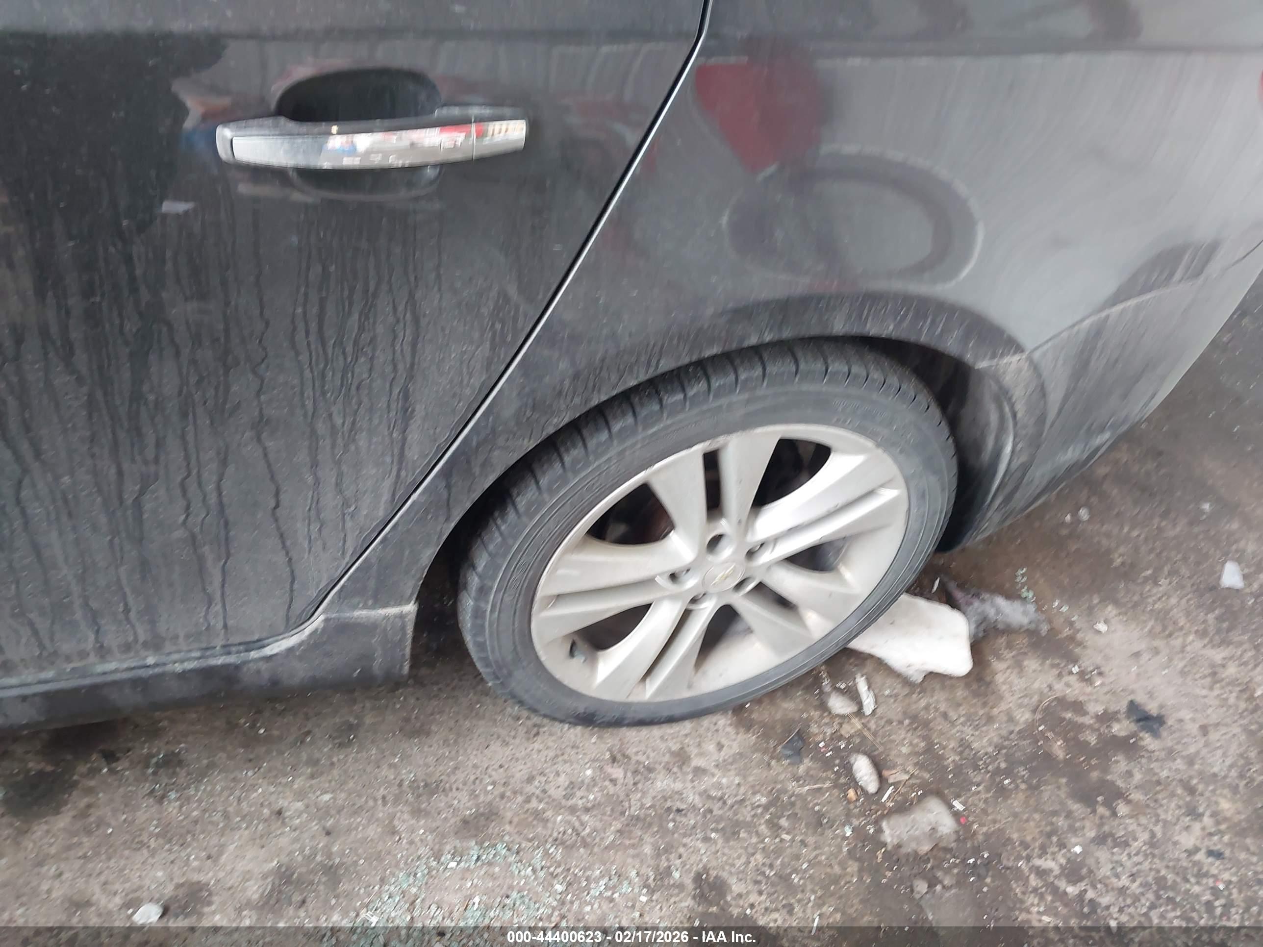 CHEVROLET CRUZE image 6