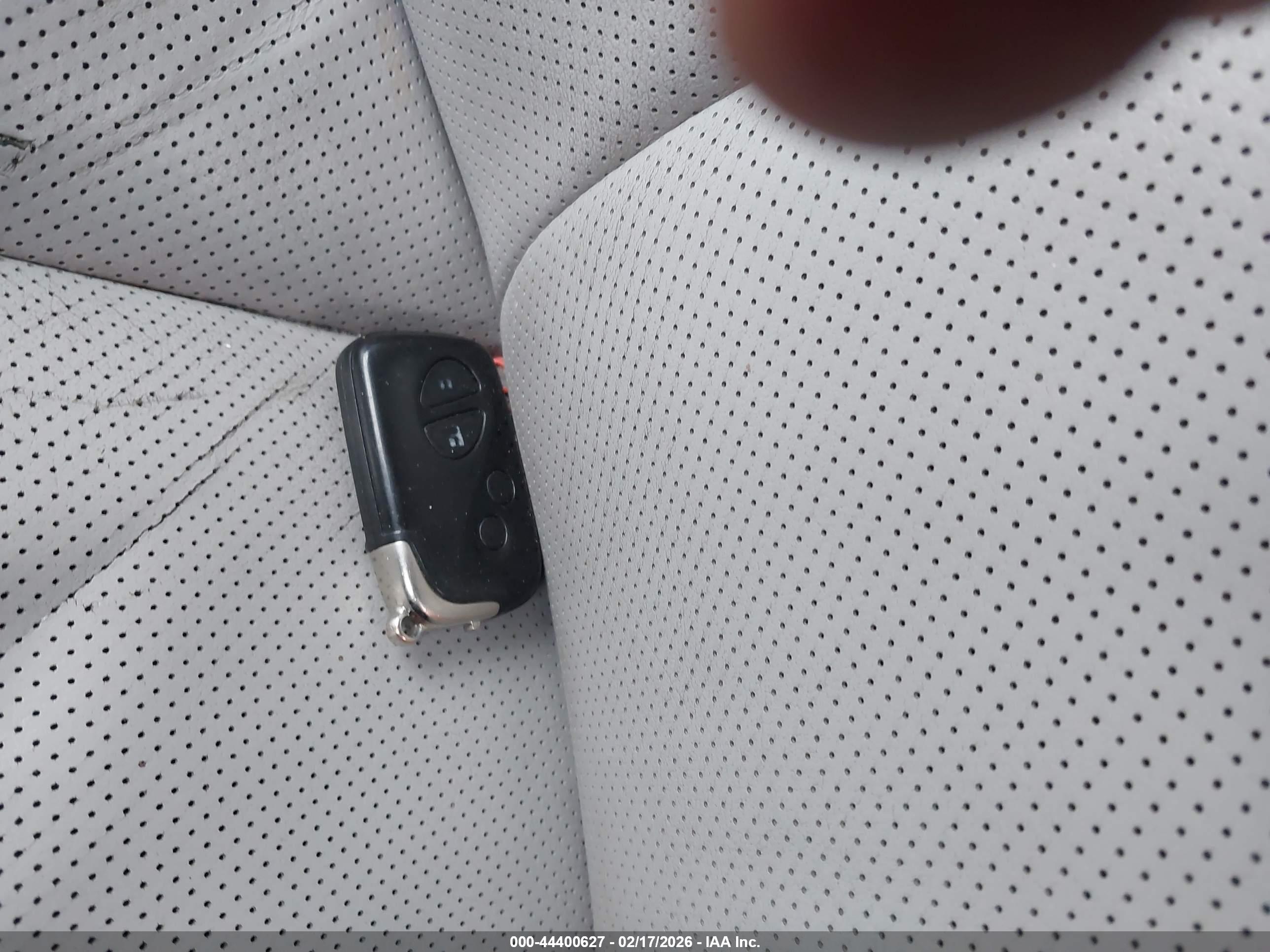 LEXUS ES image 11