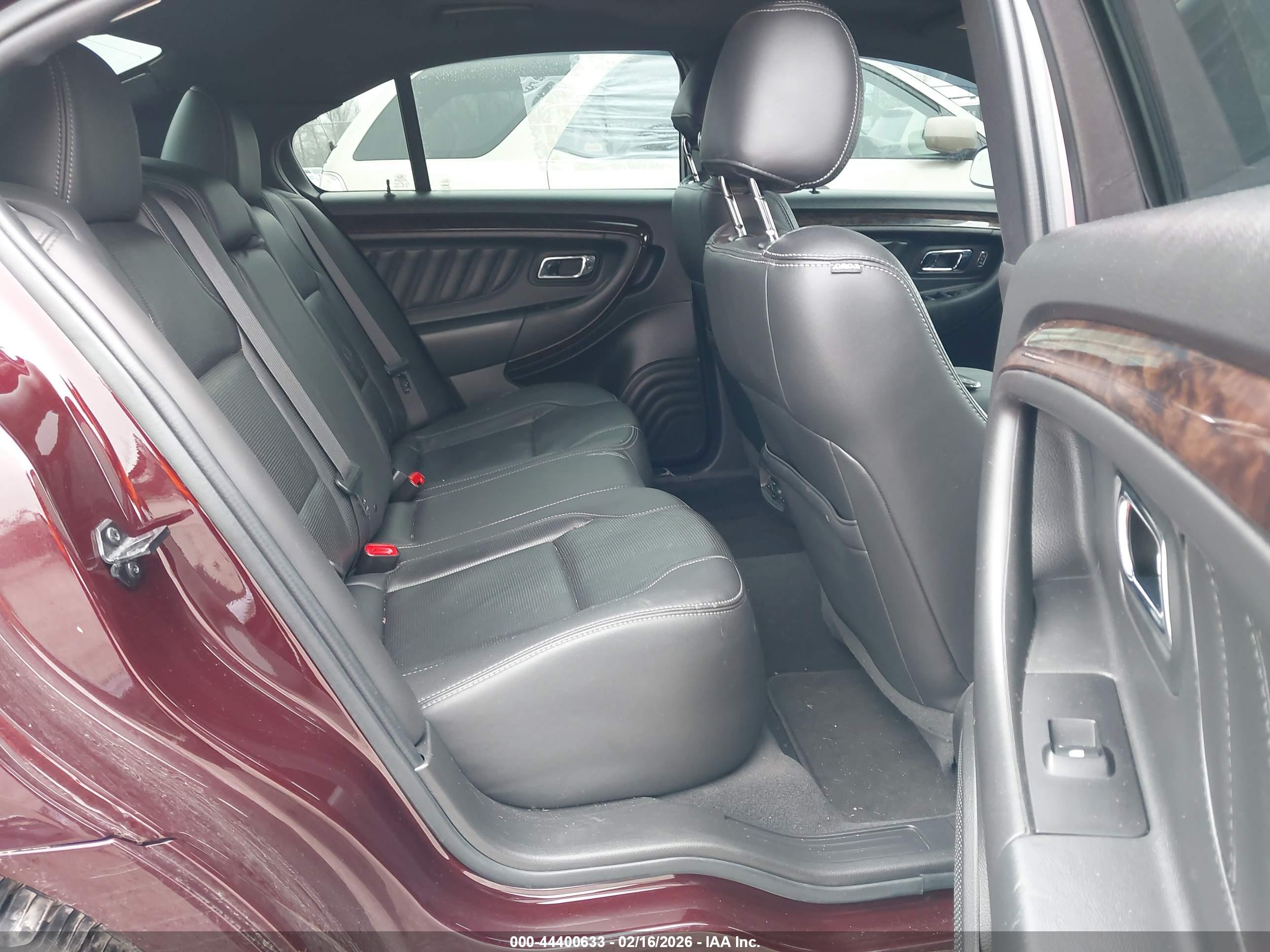 FORD TAURUS image 8