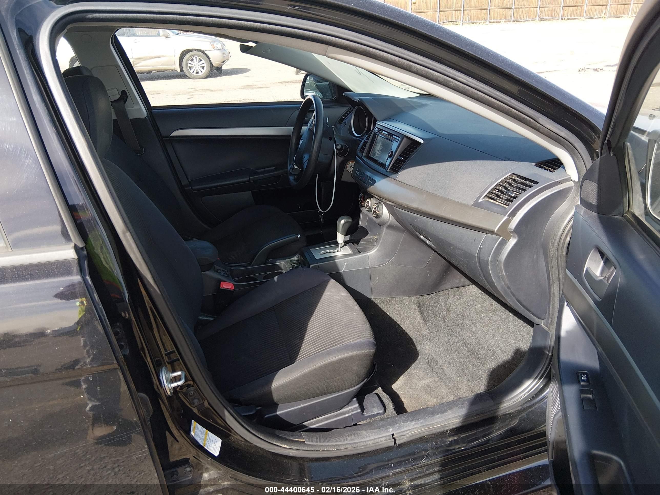 MITSUBISHI LANCER image 5