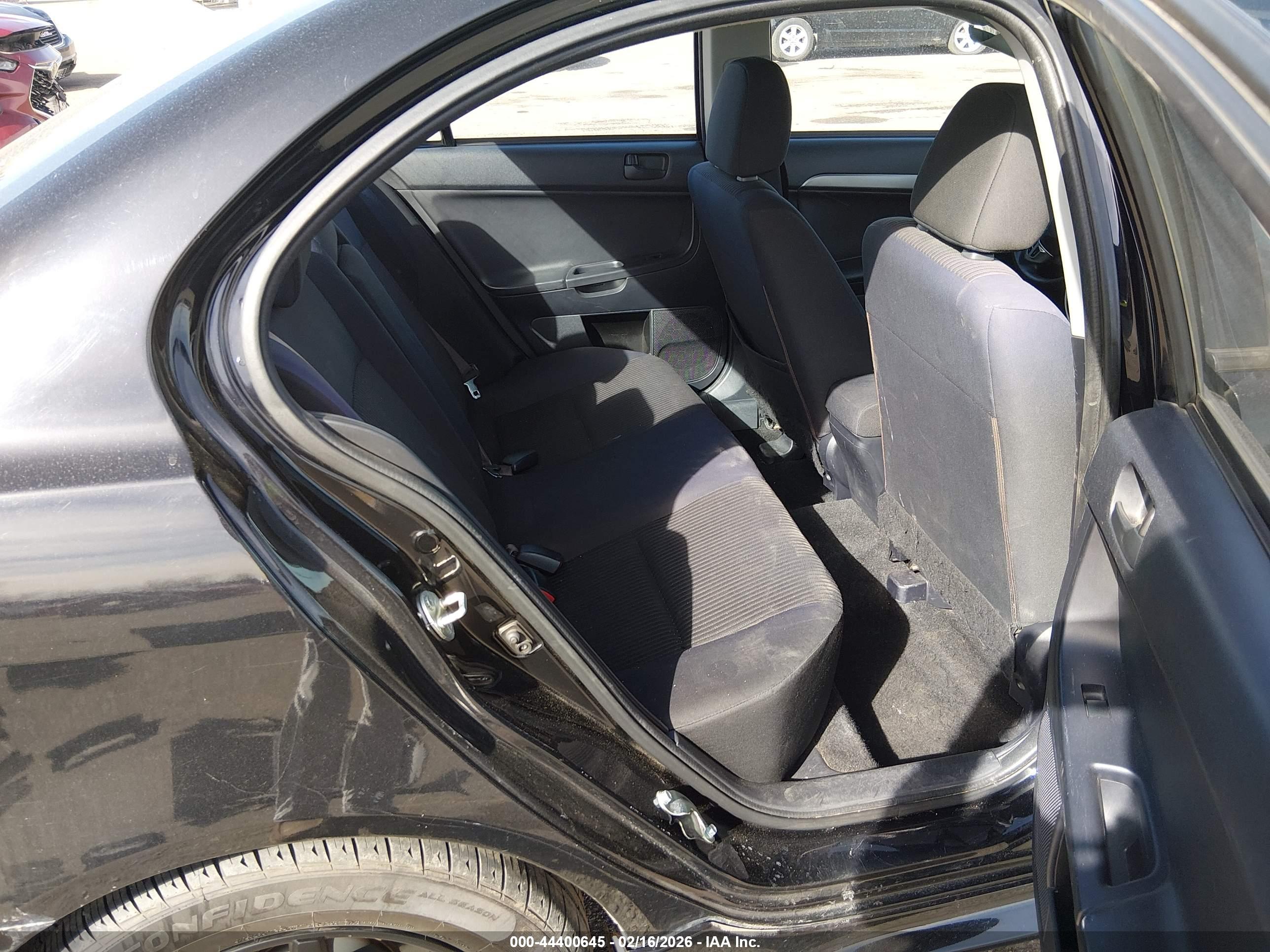 MITSUBISHI LANCER image 8