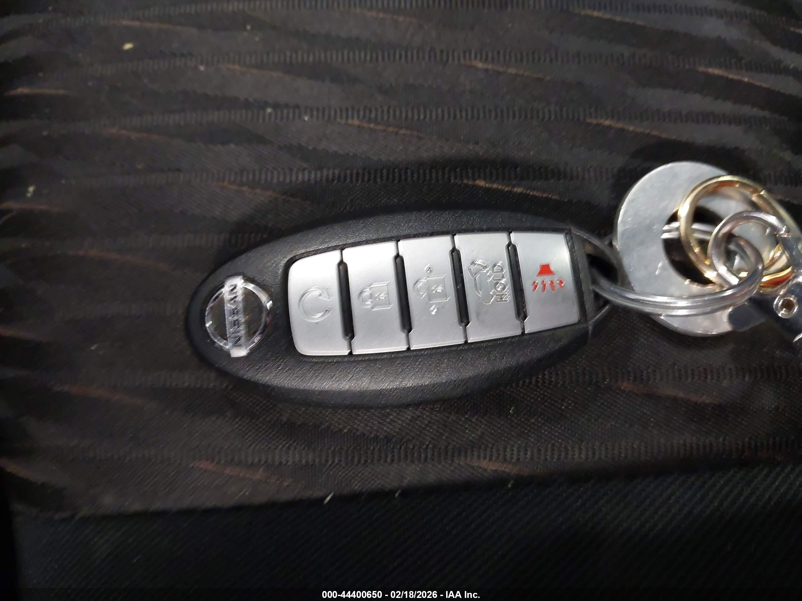 NISSAN ROGUE image 11