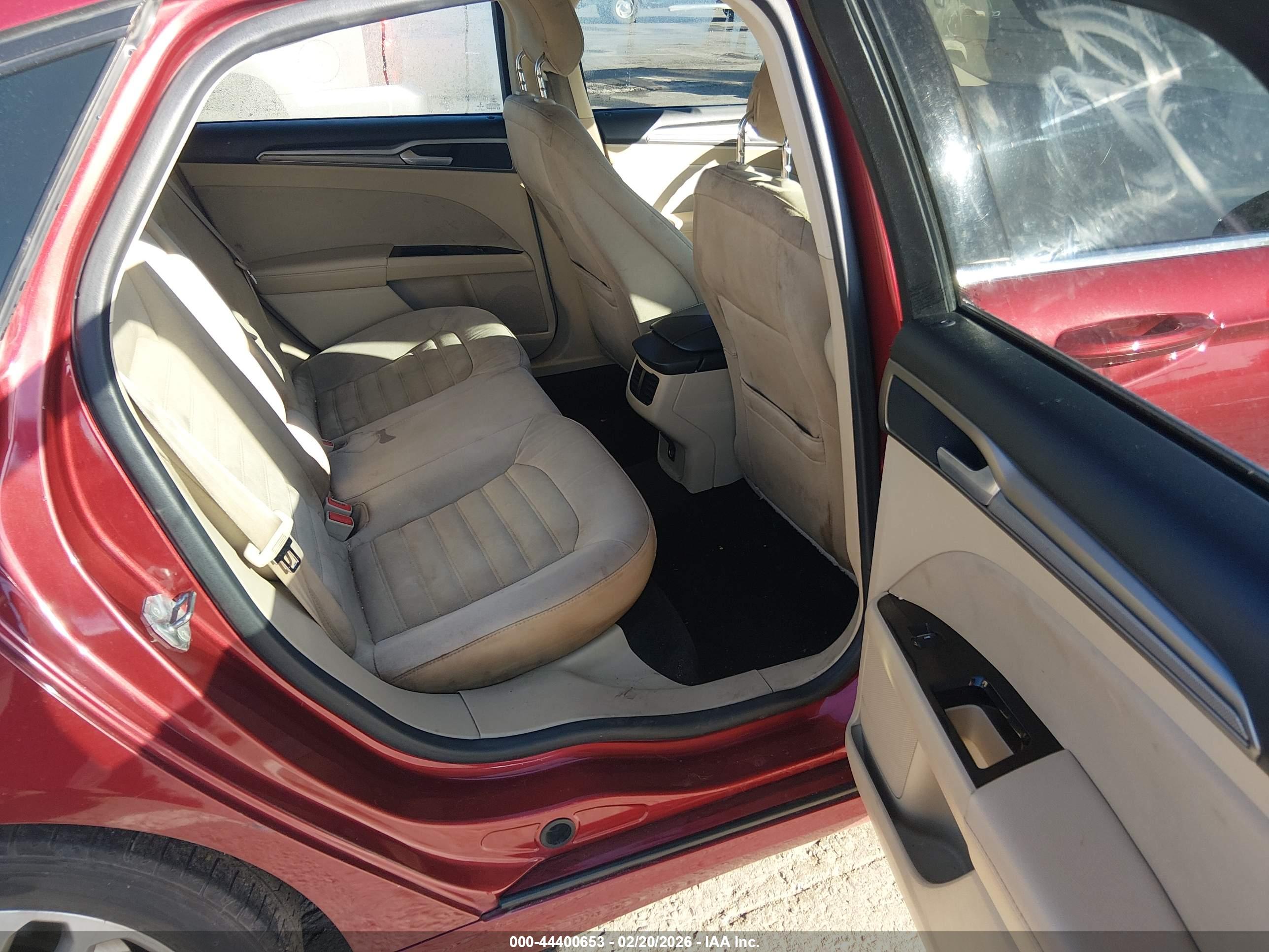 FORD FUSION image 8