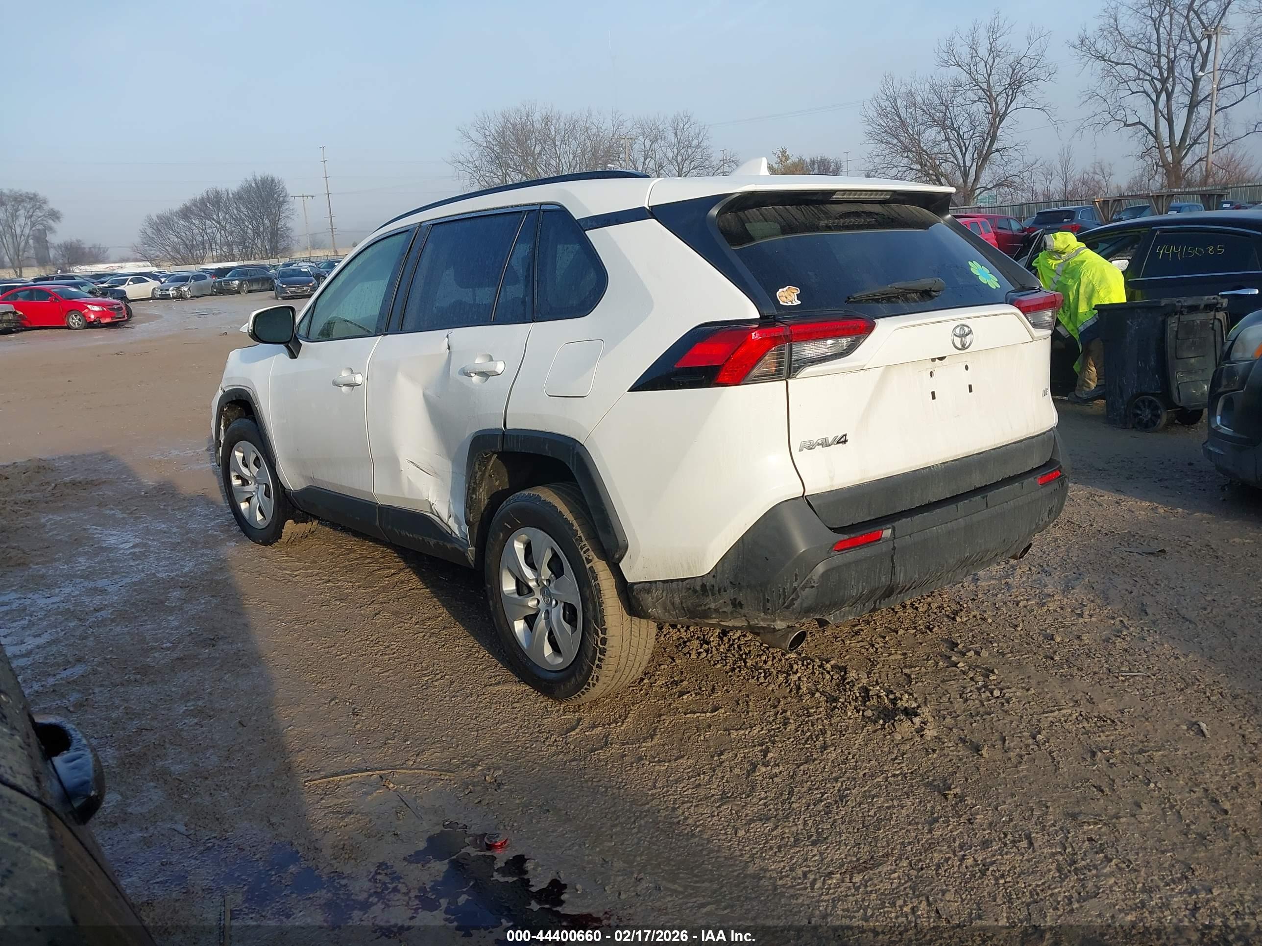 TOYOTA RAV4 image 3