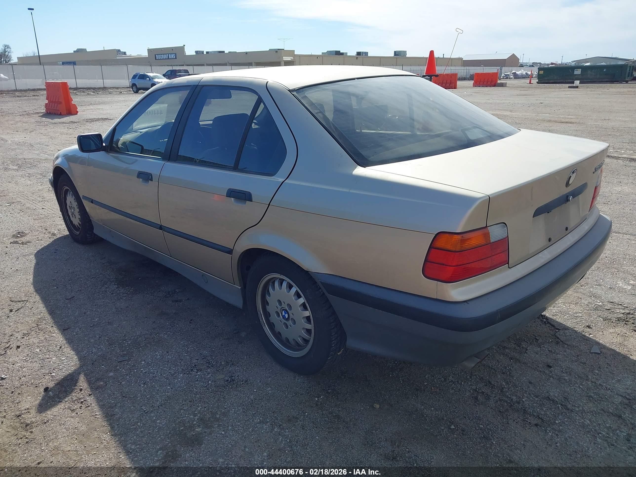 BMW 325 image 3