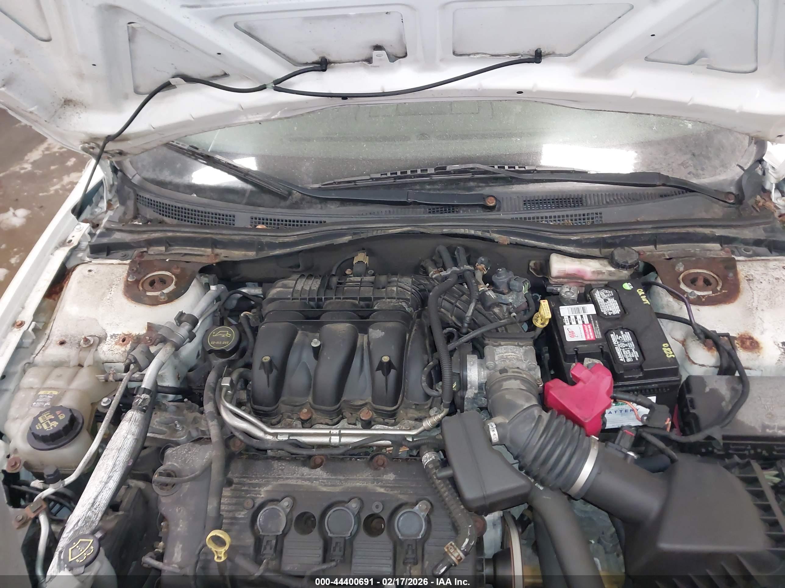 FORD FUSION image 10
