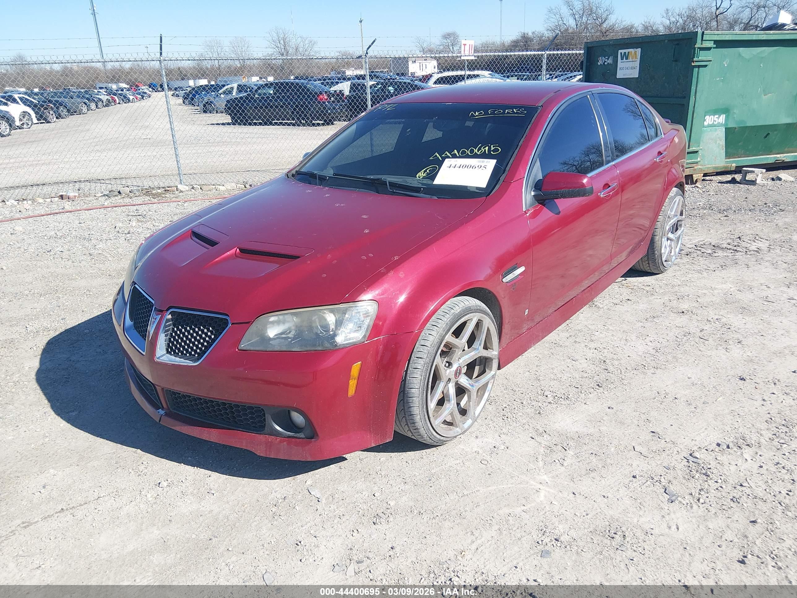PONTIAC G8 image 2