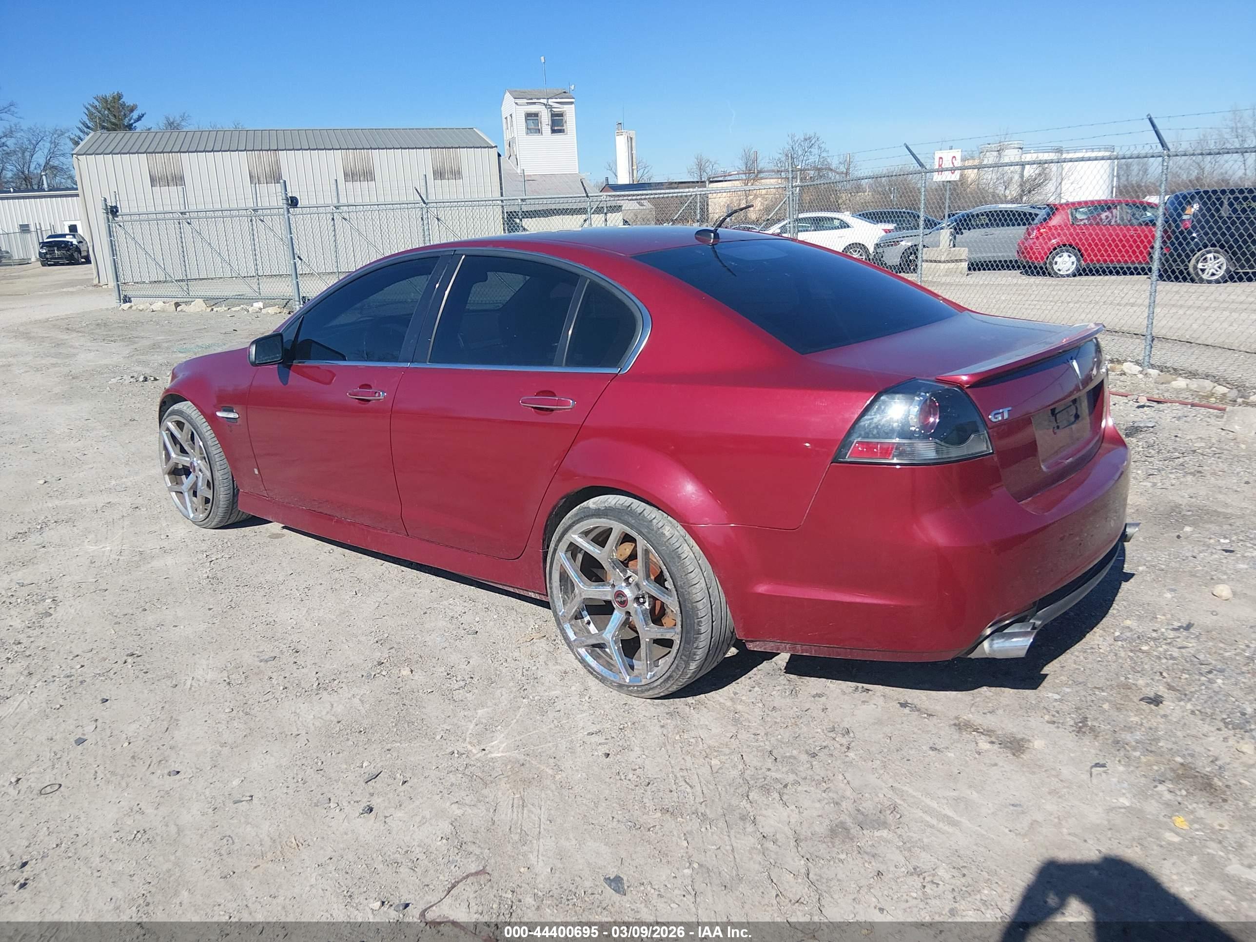 PONTIAC G8 image 3