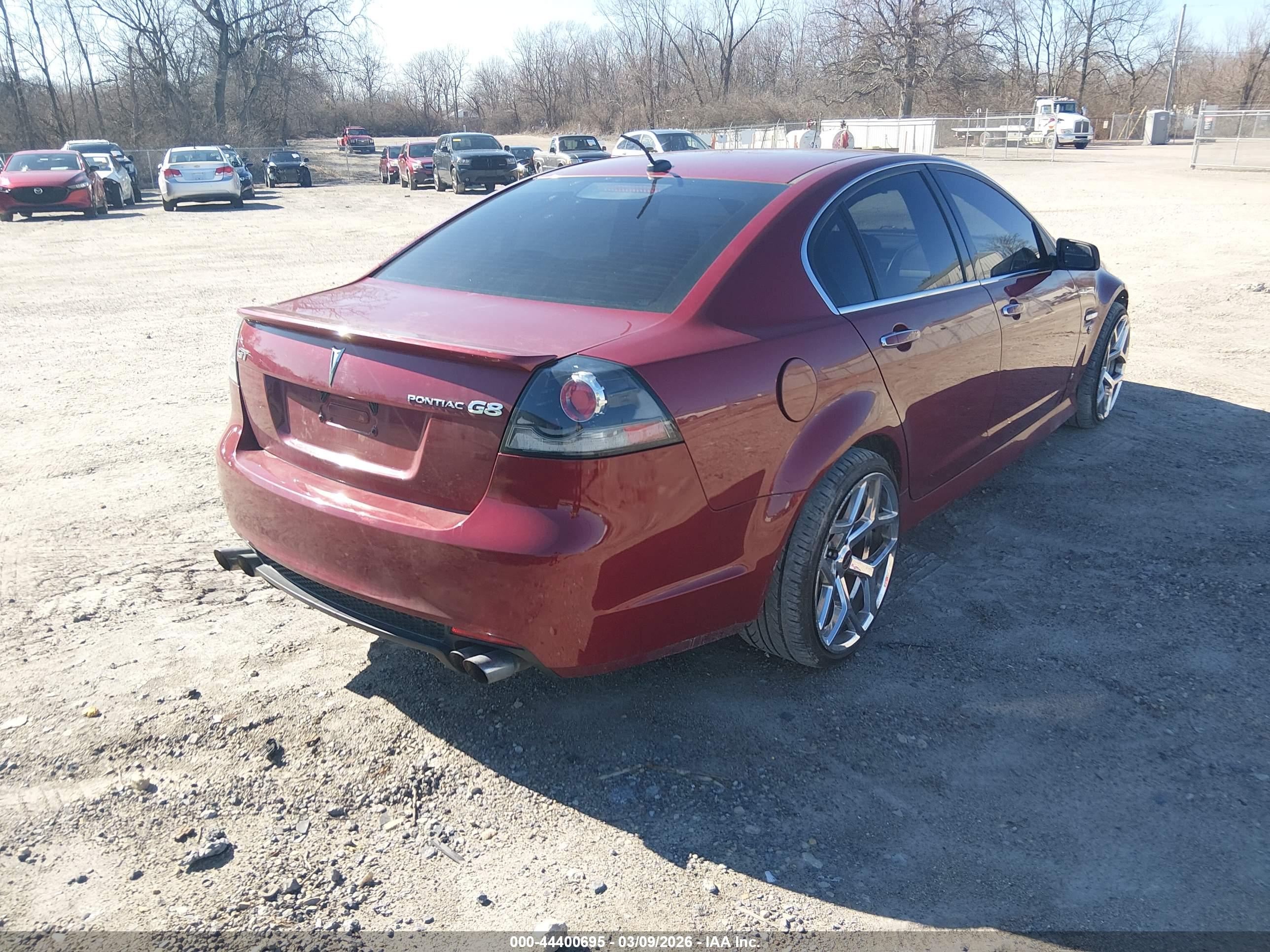 PONTIAC G8 image 4