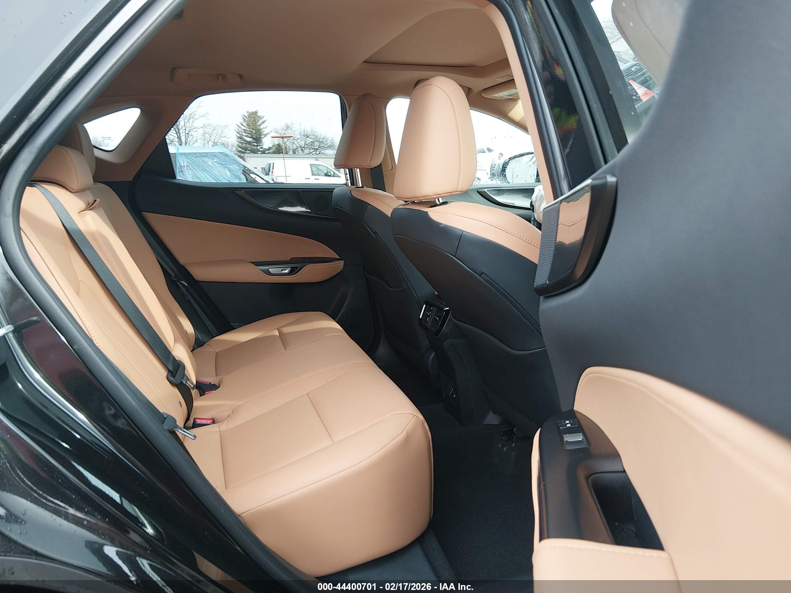 LEXUS NX image 8