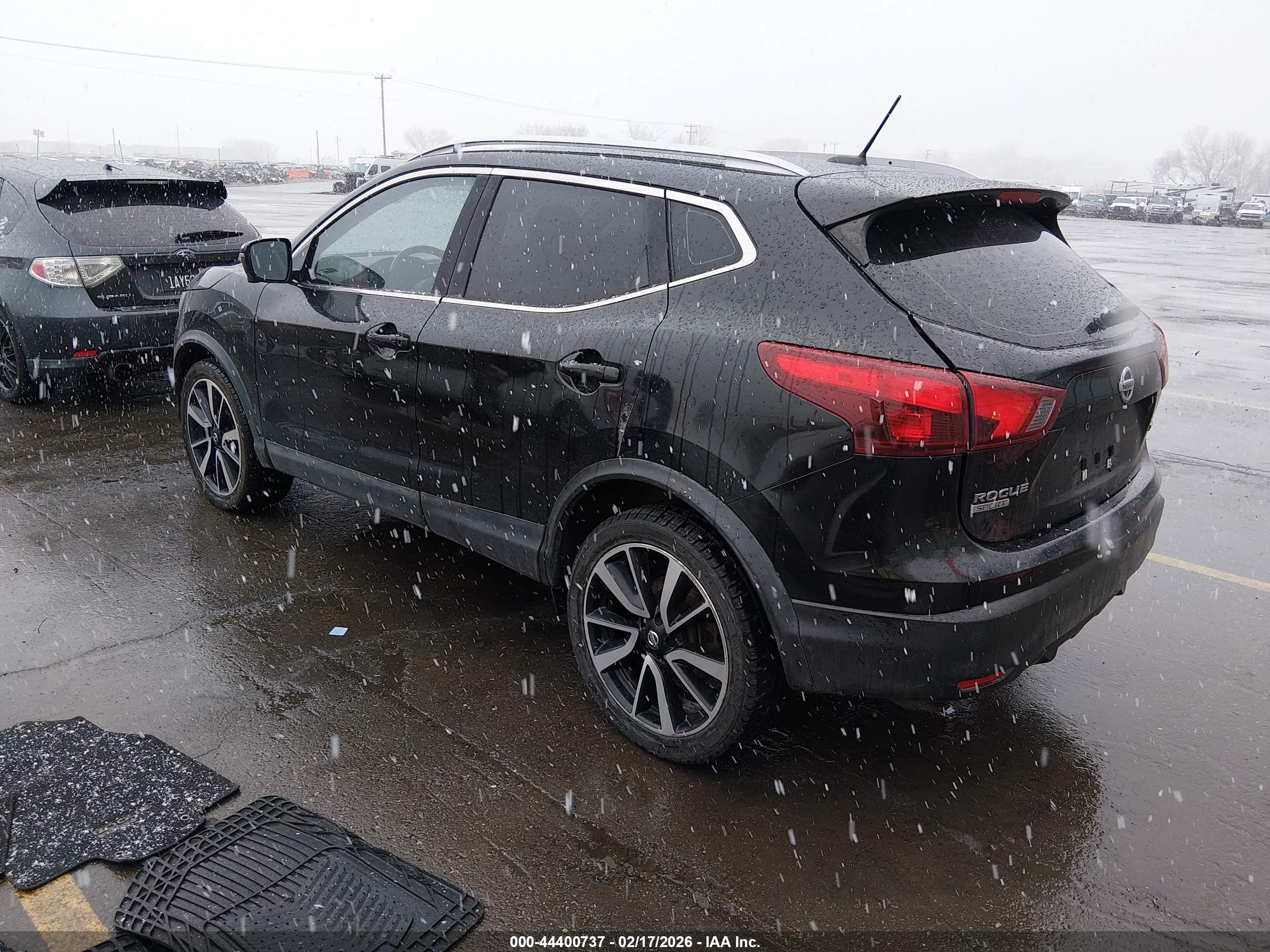 NISSAN ROGUE image 3