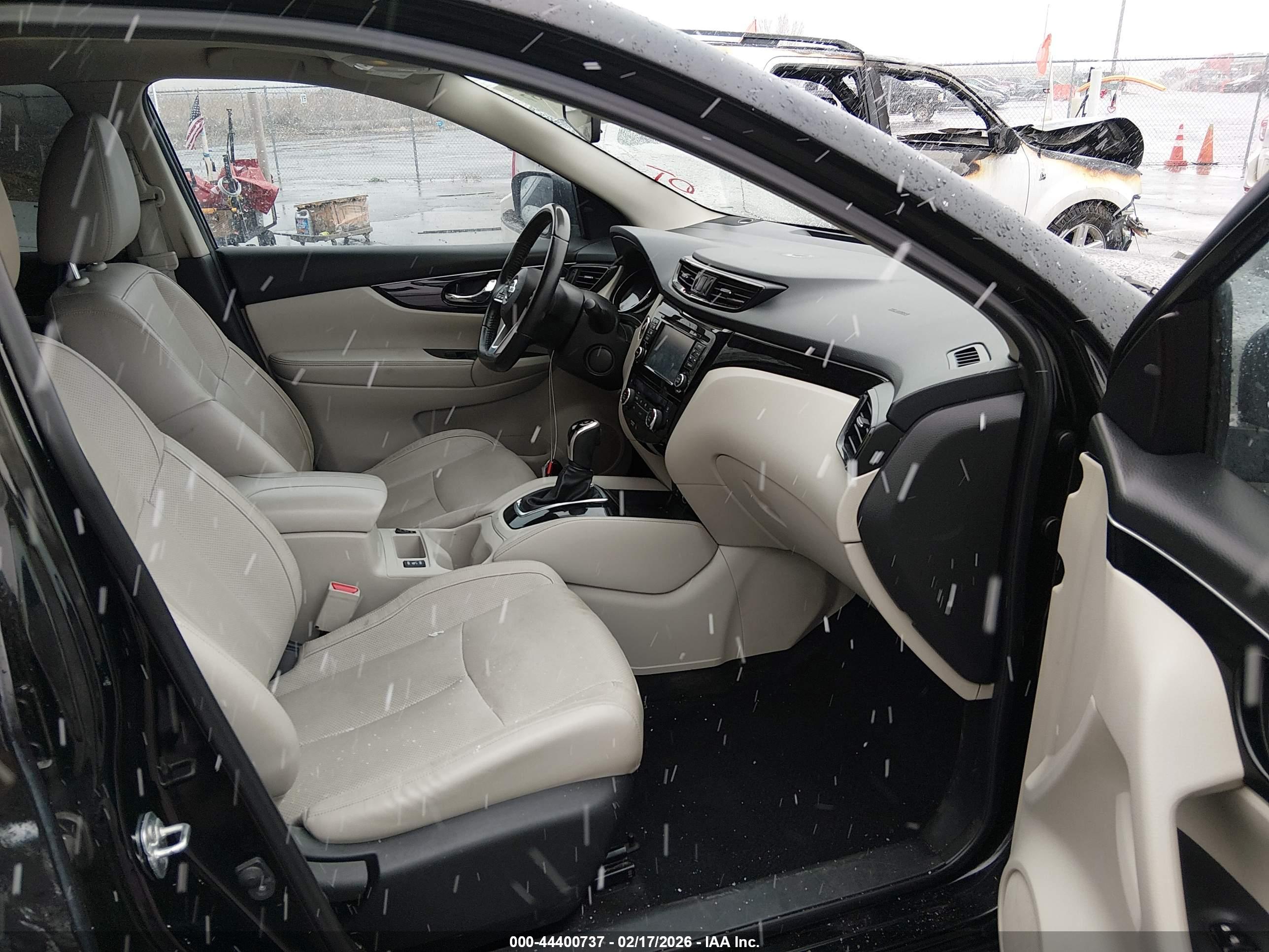 NISSAN ROGUE image 5