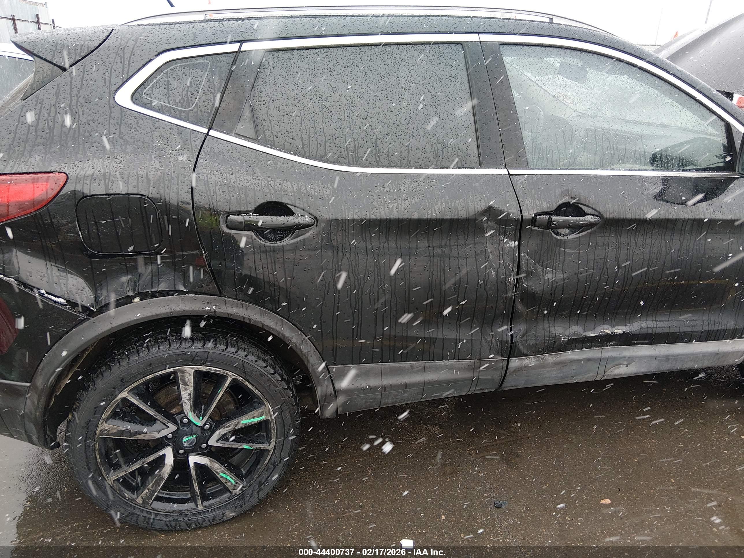 NISSAN ROGUE image 6