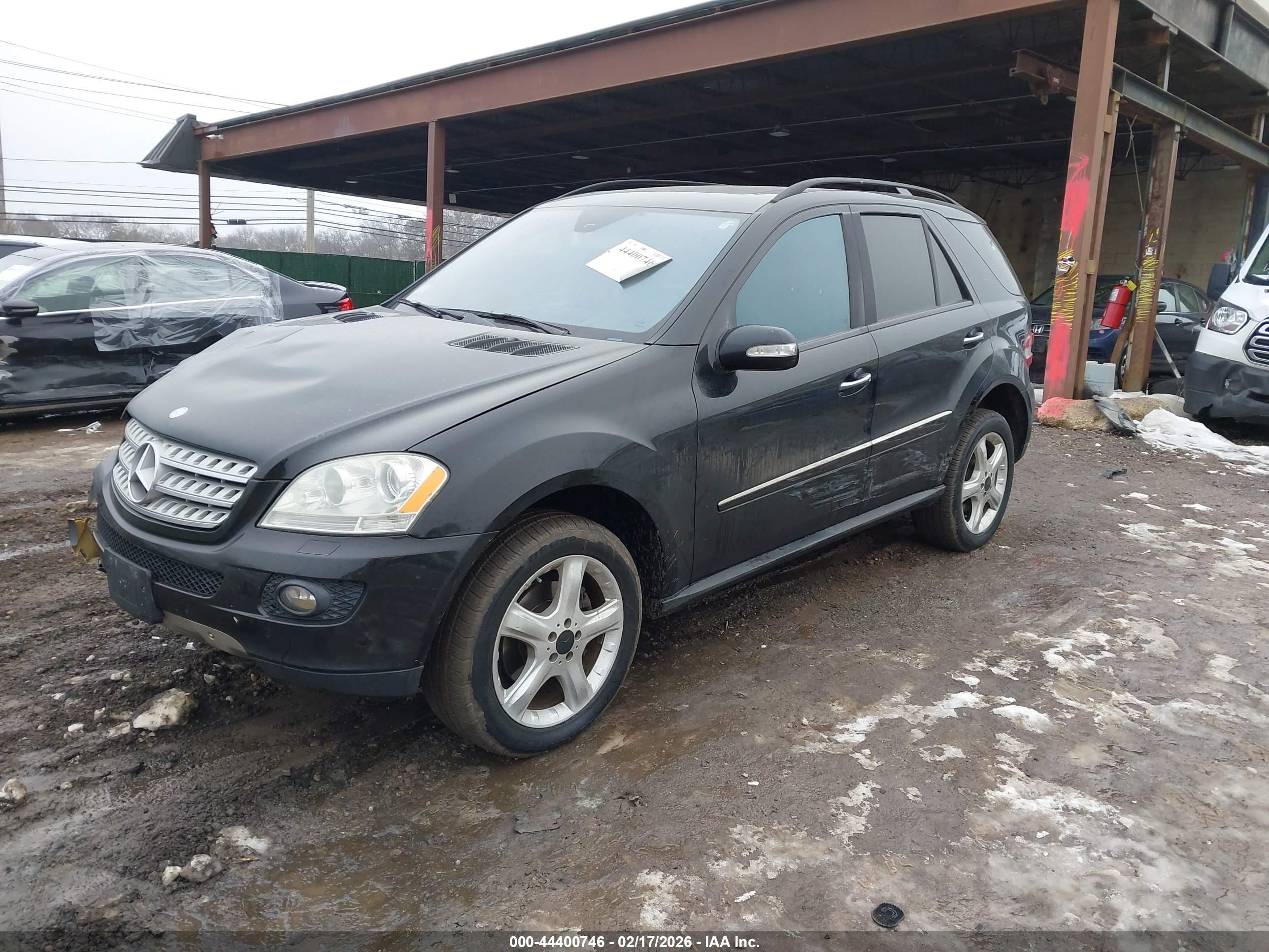 MERCEDES-BENZ ML image 2