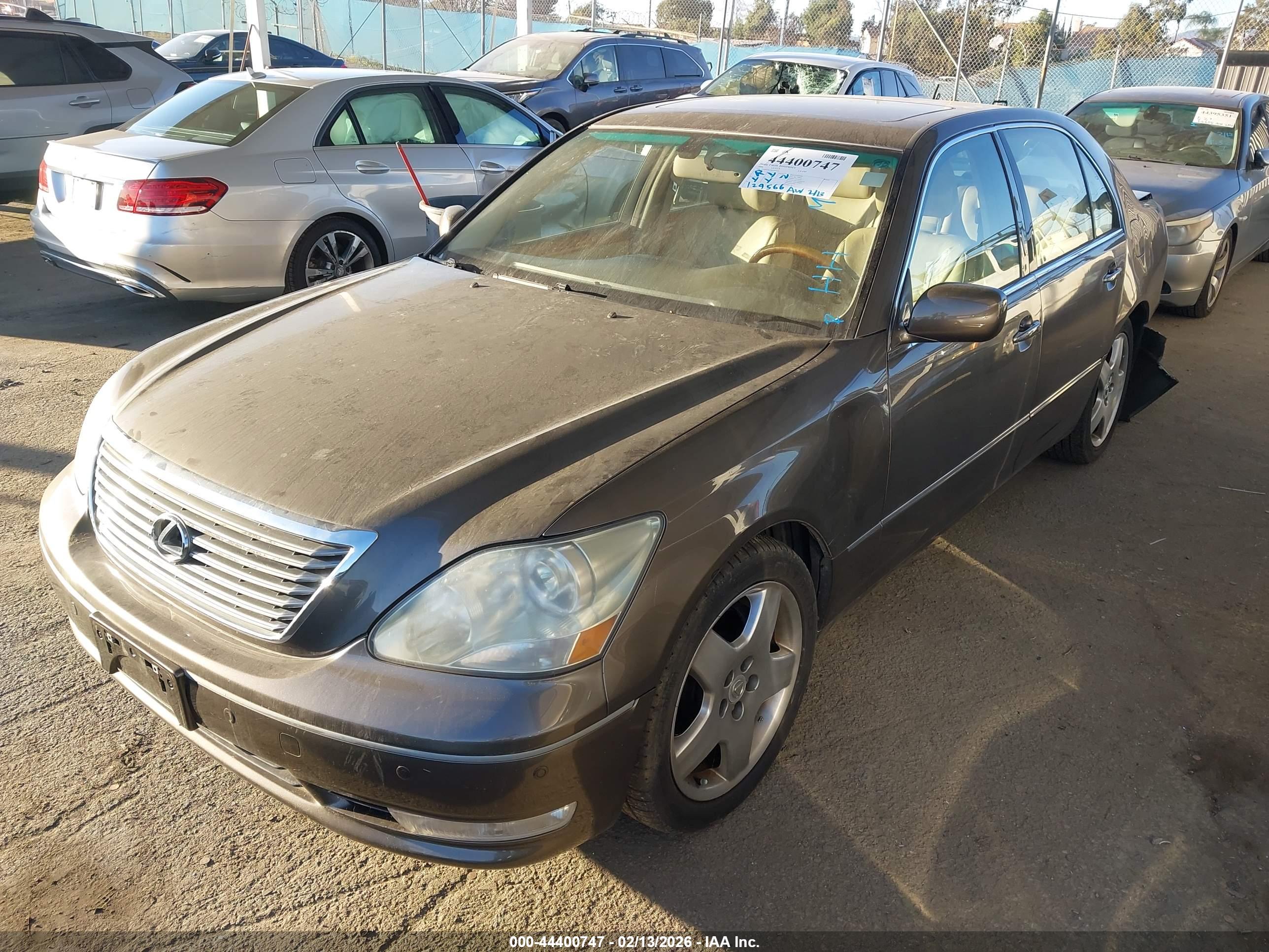 LEXUS LS image 2