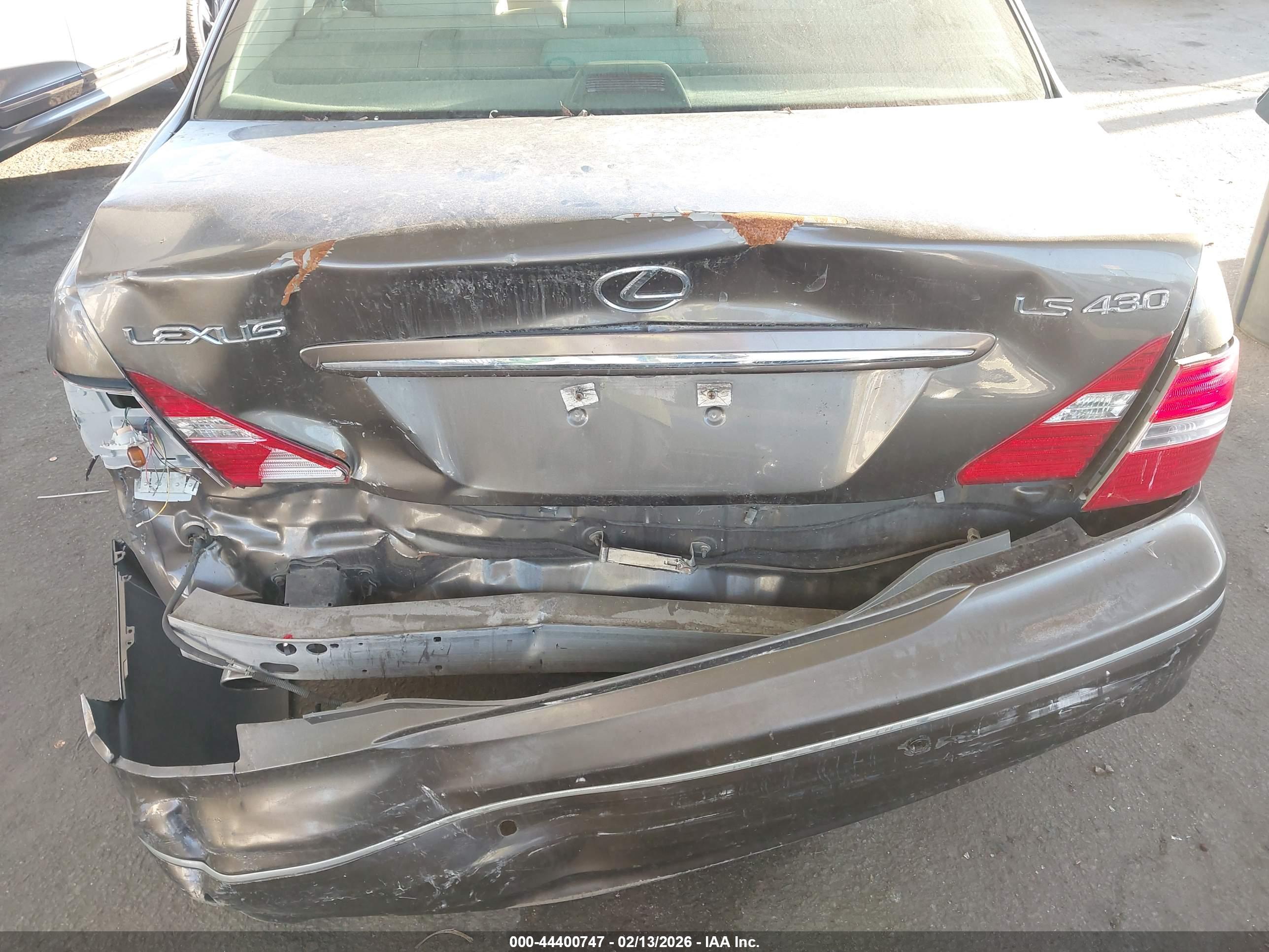 LEXUS LS image 6