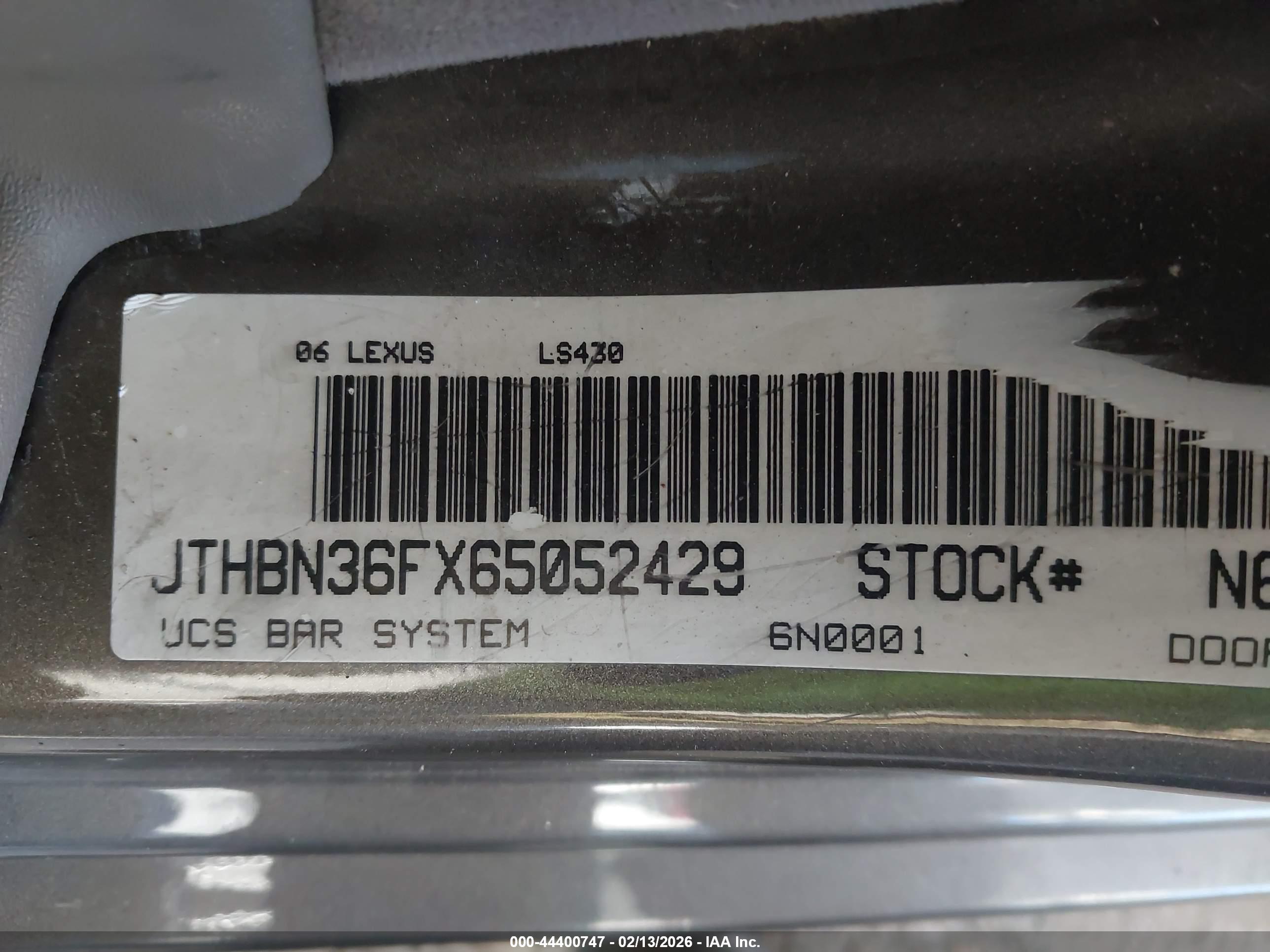 LEXUS LS image 9