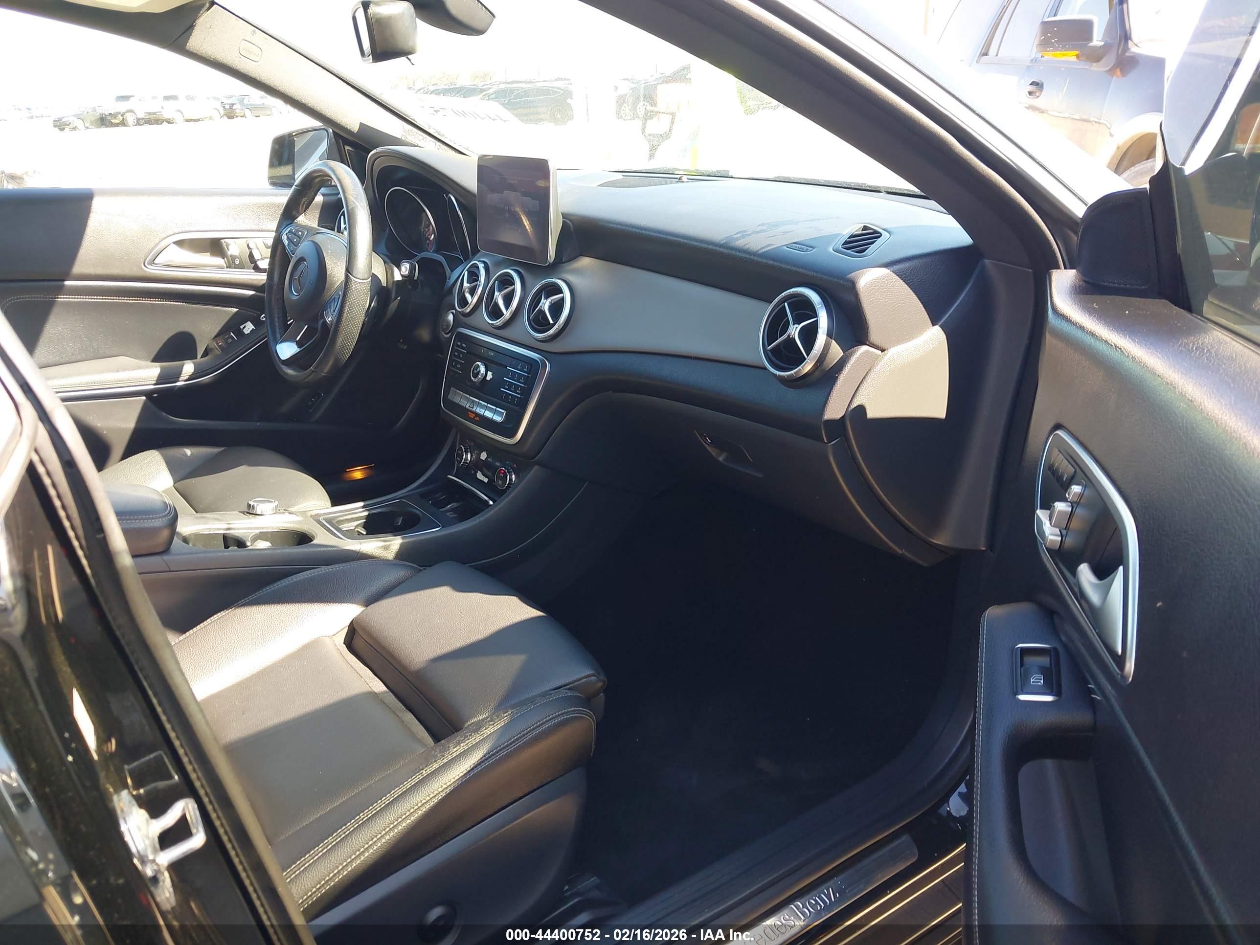 MERCEDES-BENZ CLA image 5