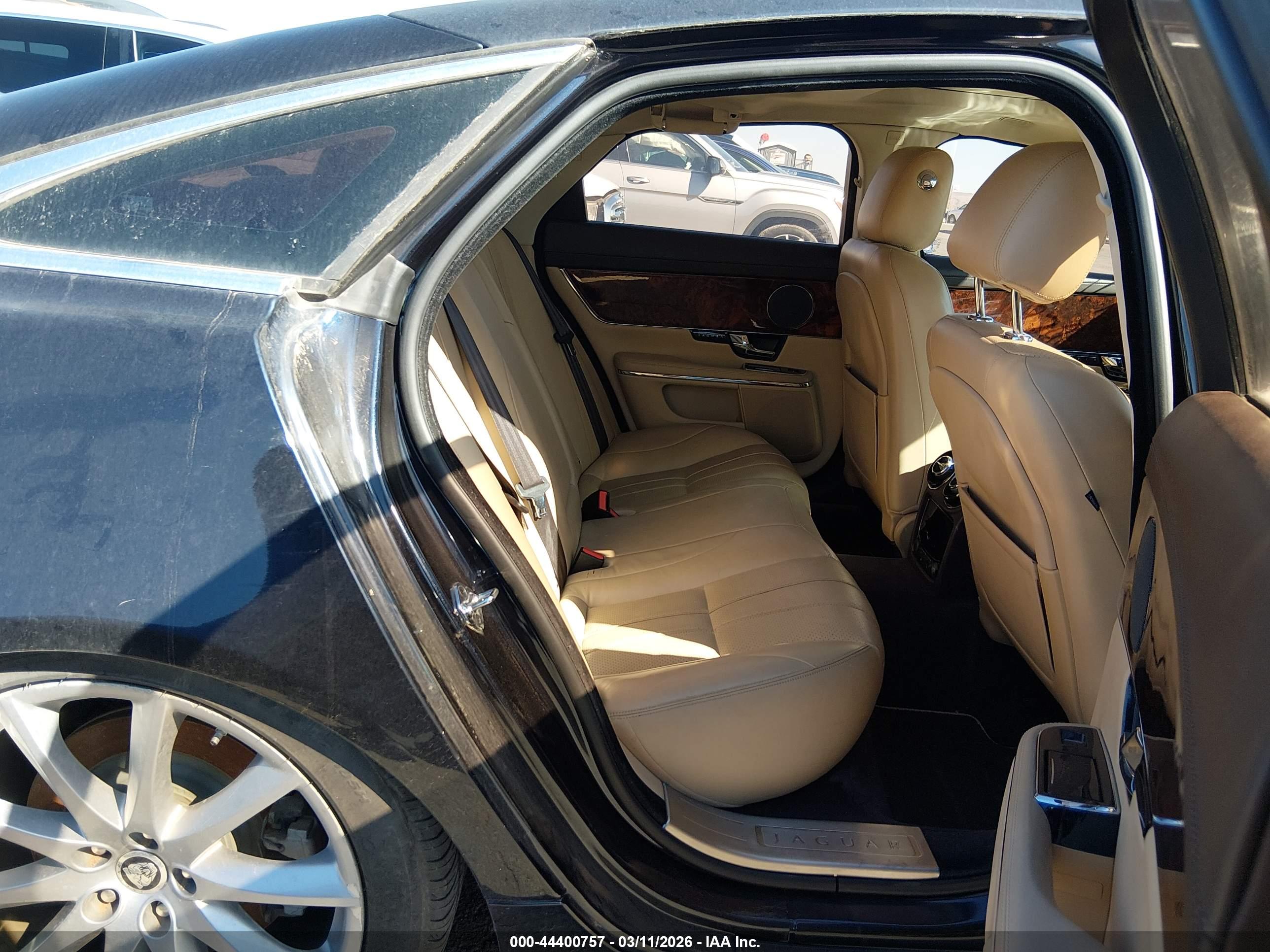 JAGUAR XJ image 8
