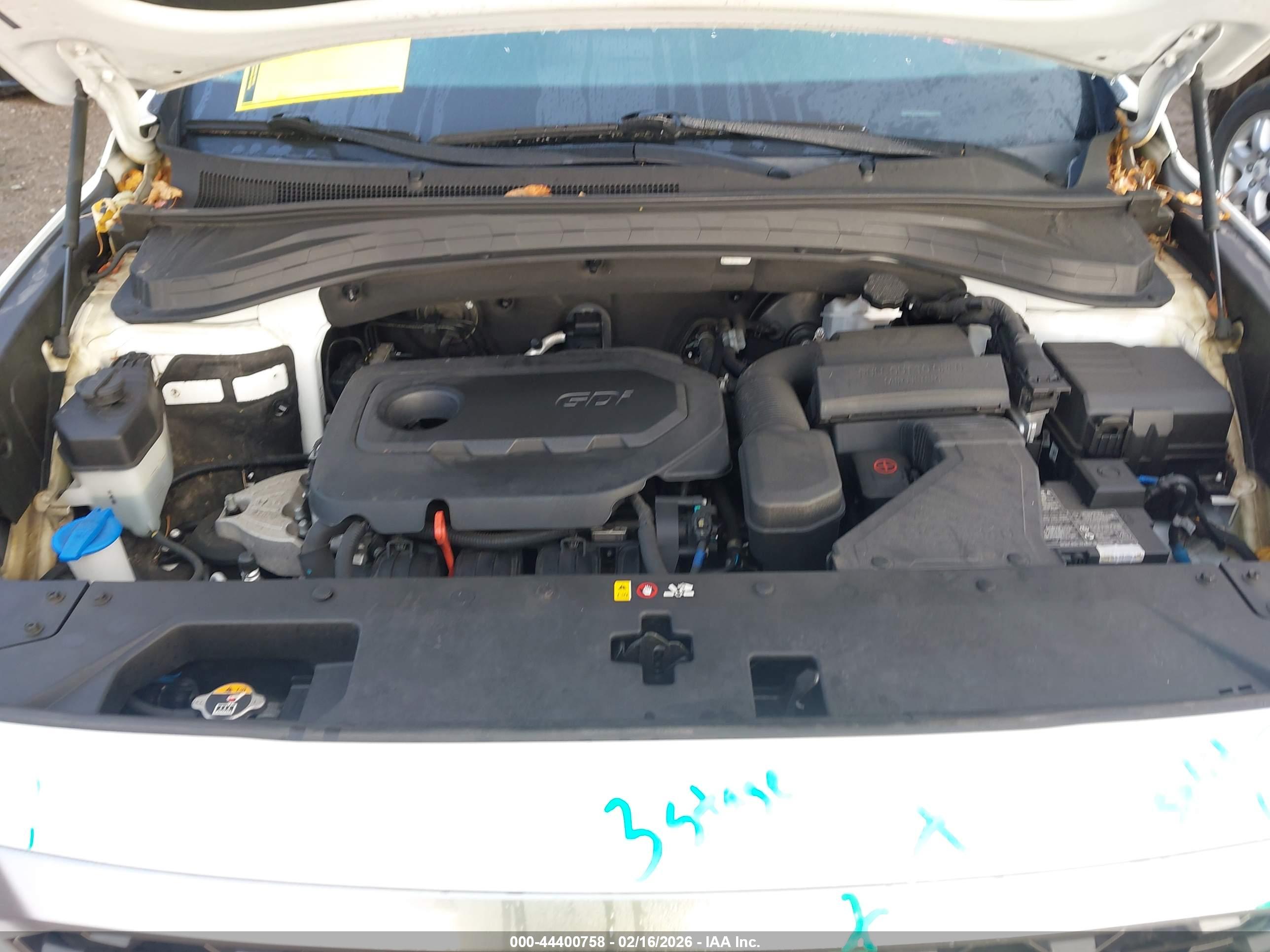 HYUNDAI SANTA image 10