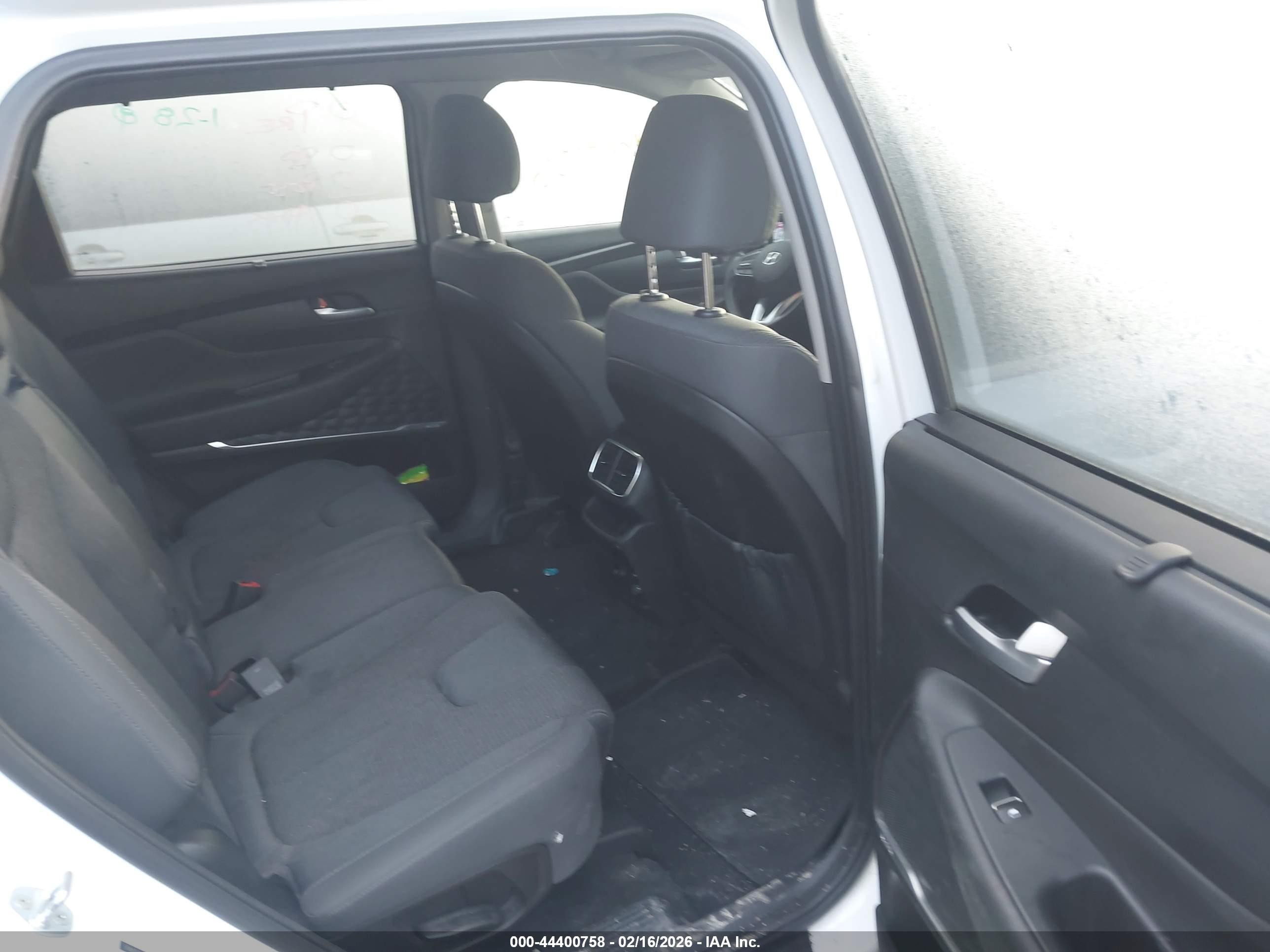 HYUNDAI SANTA image 8