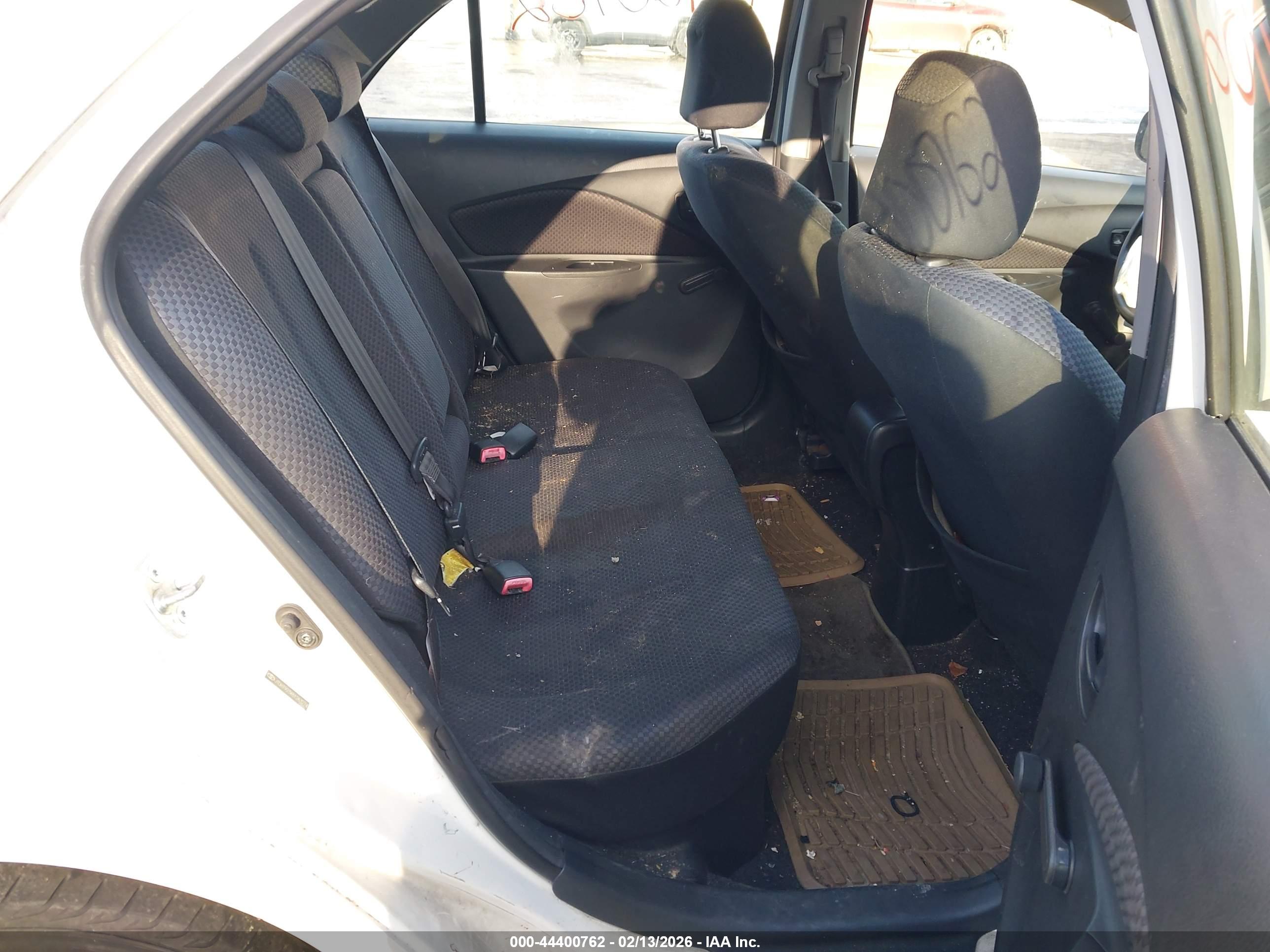 TOYOTA YARIS image 8
