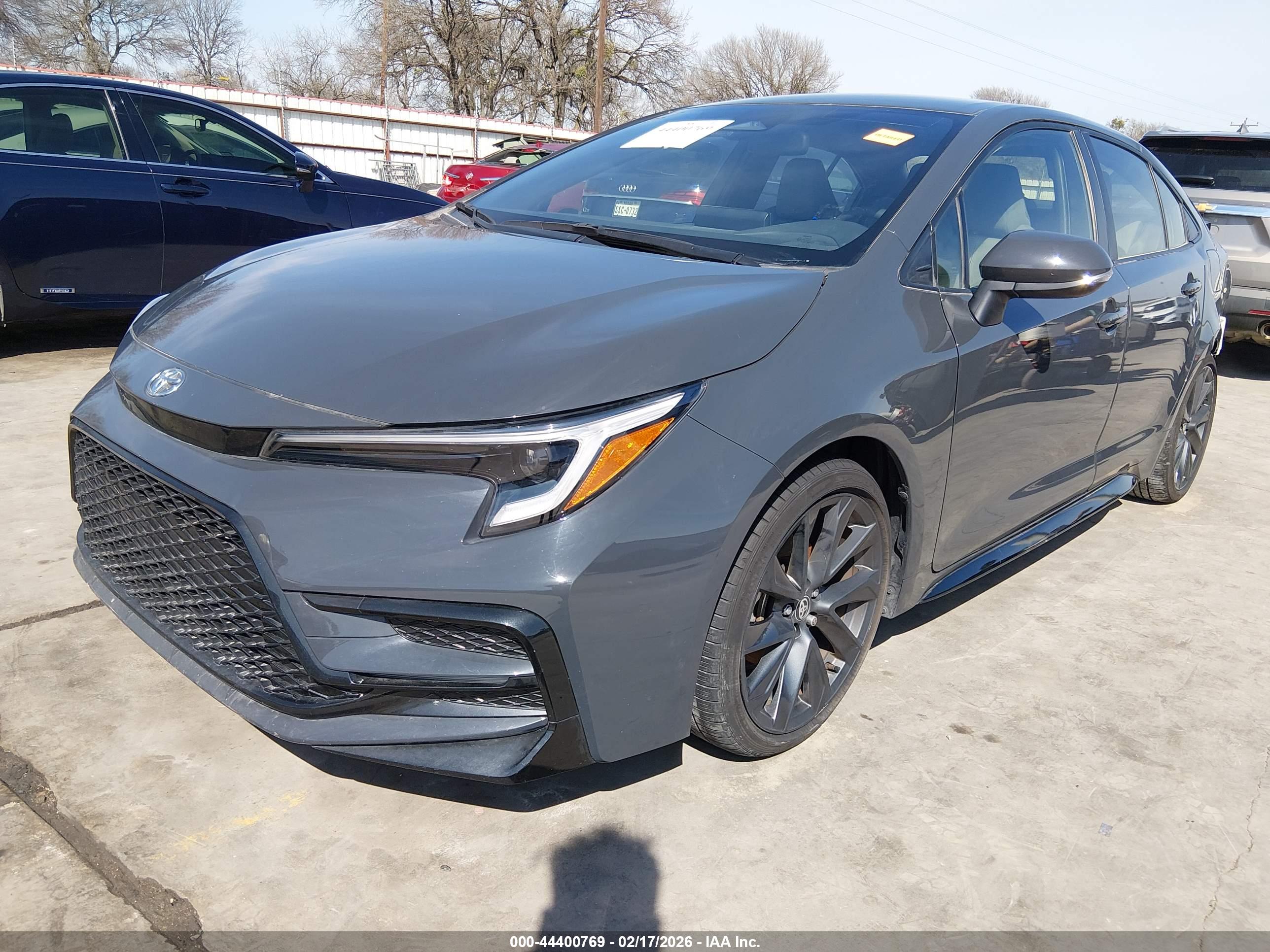 TOYOTA COROLLA image 2