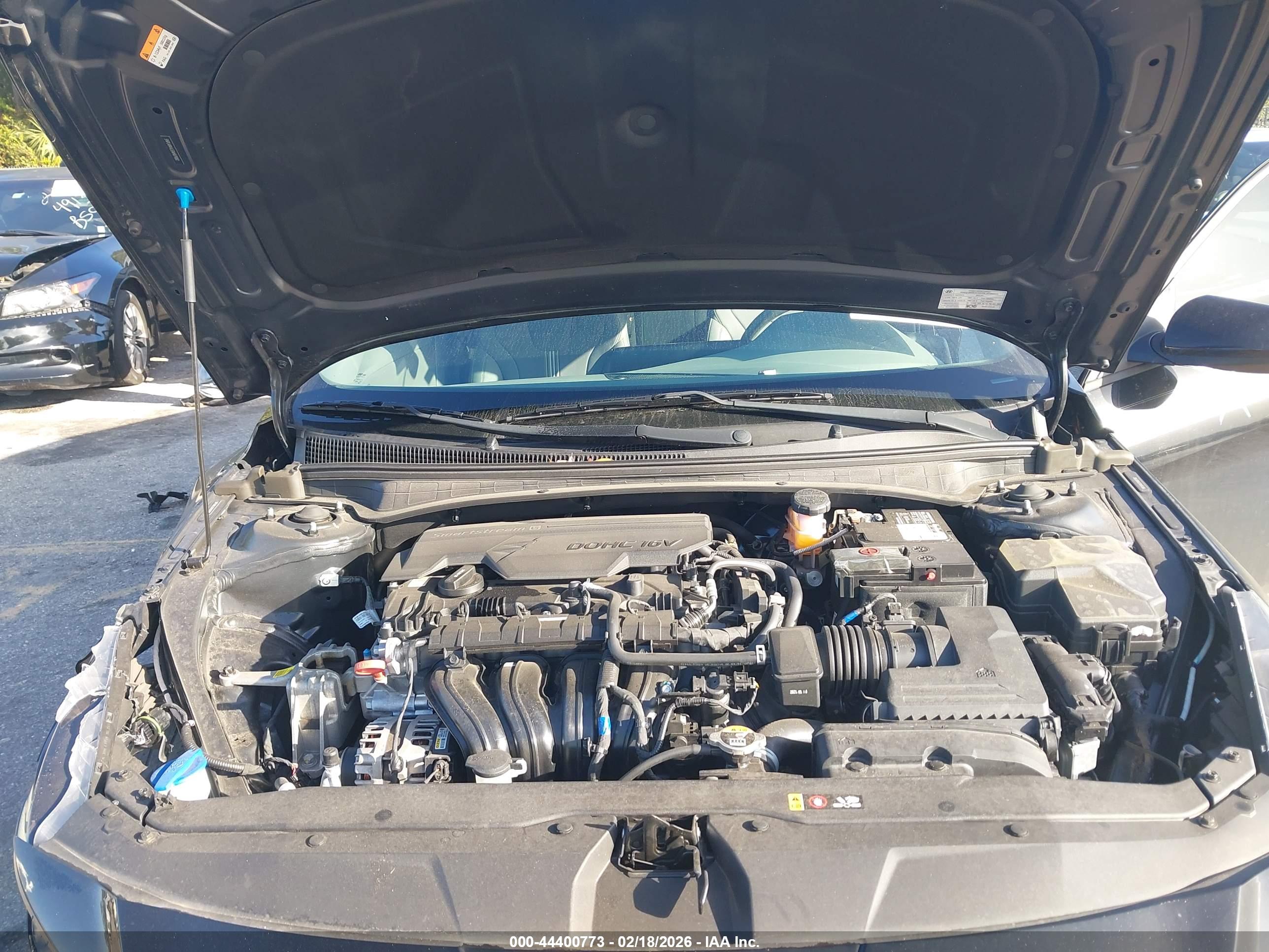 HYUNDAI ELANTRA image 10