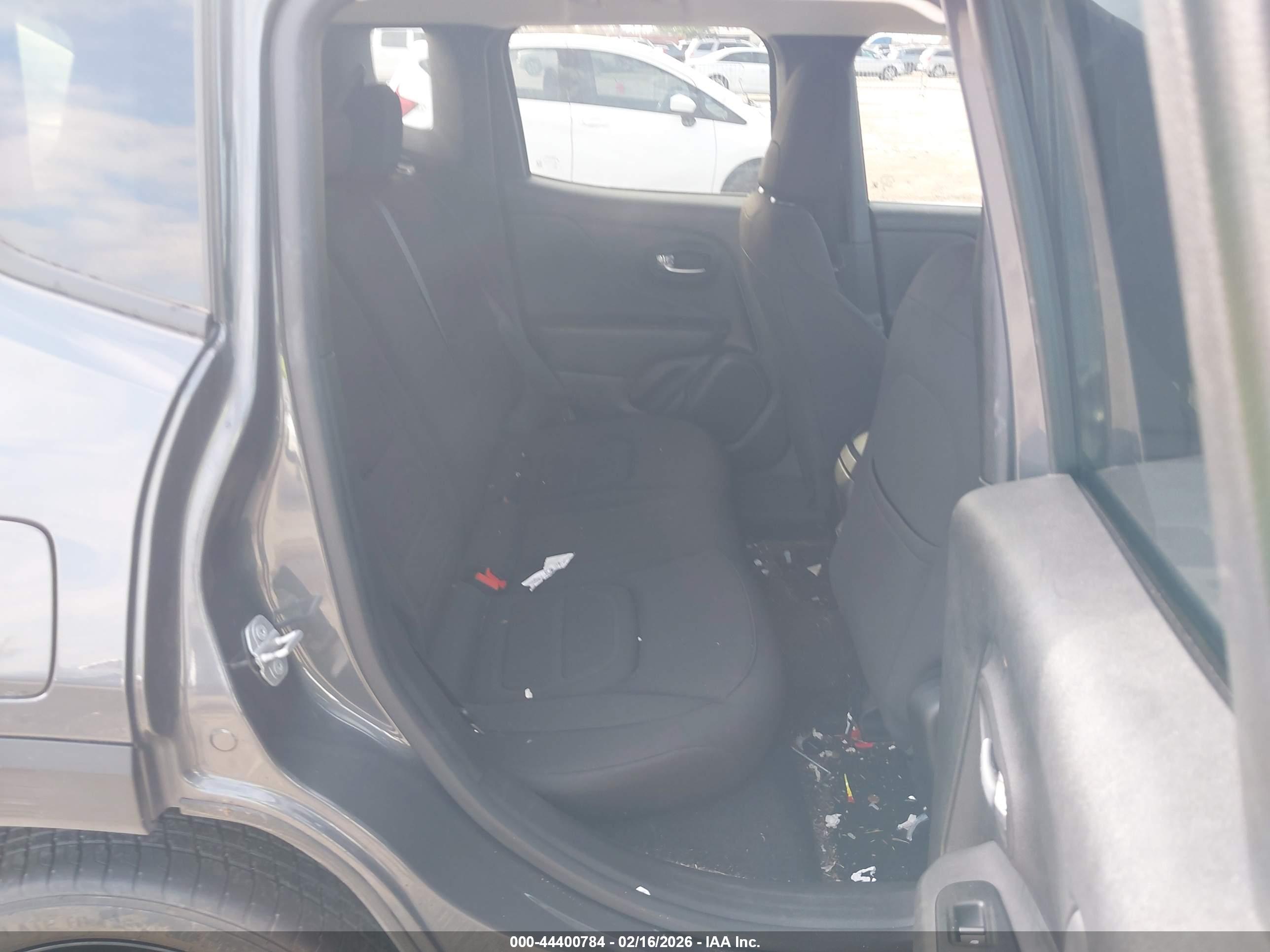 JEEP RENEGADE image 8