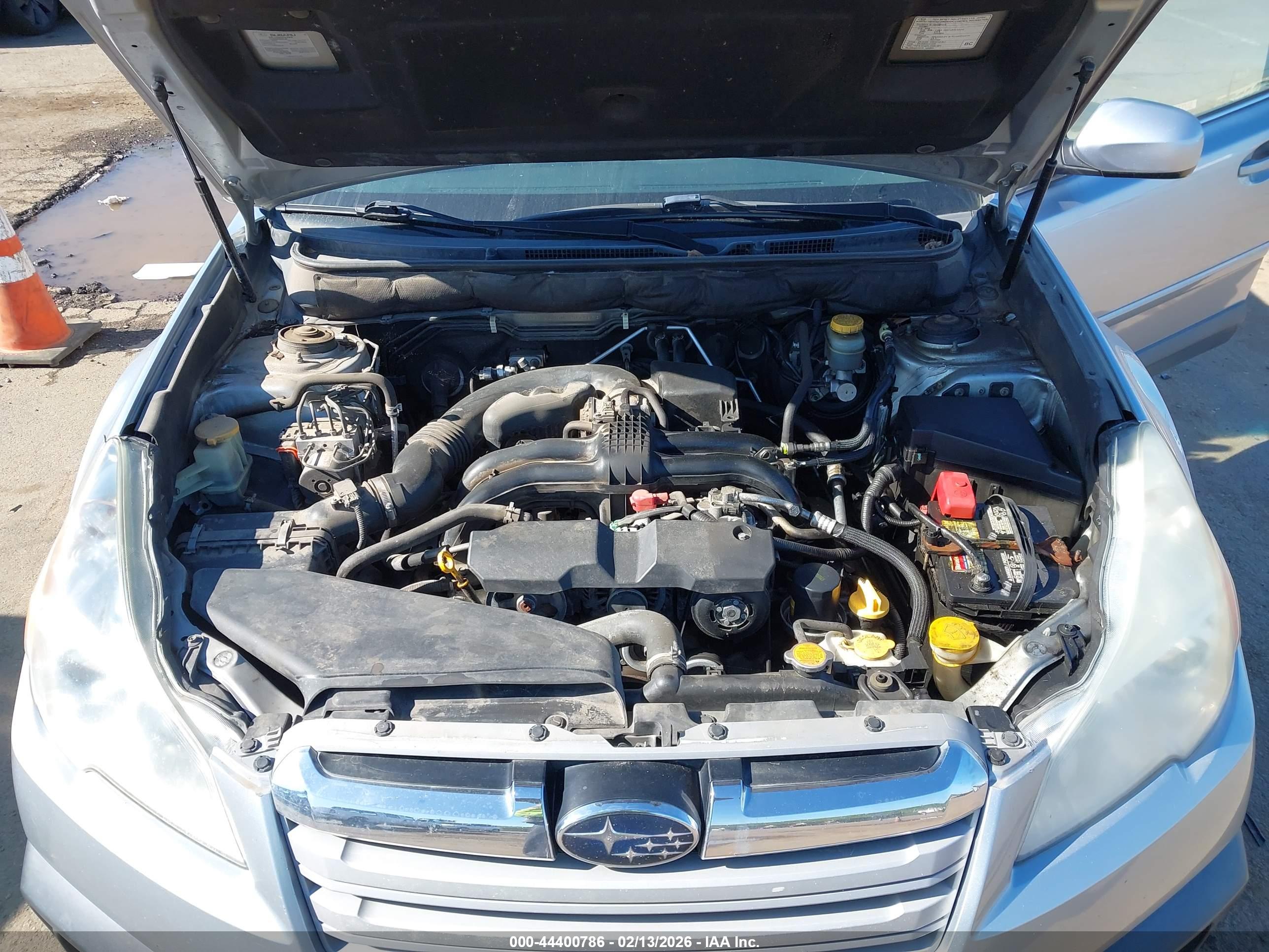 SUBARU OUTBACK image 10
