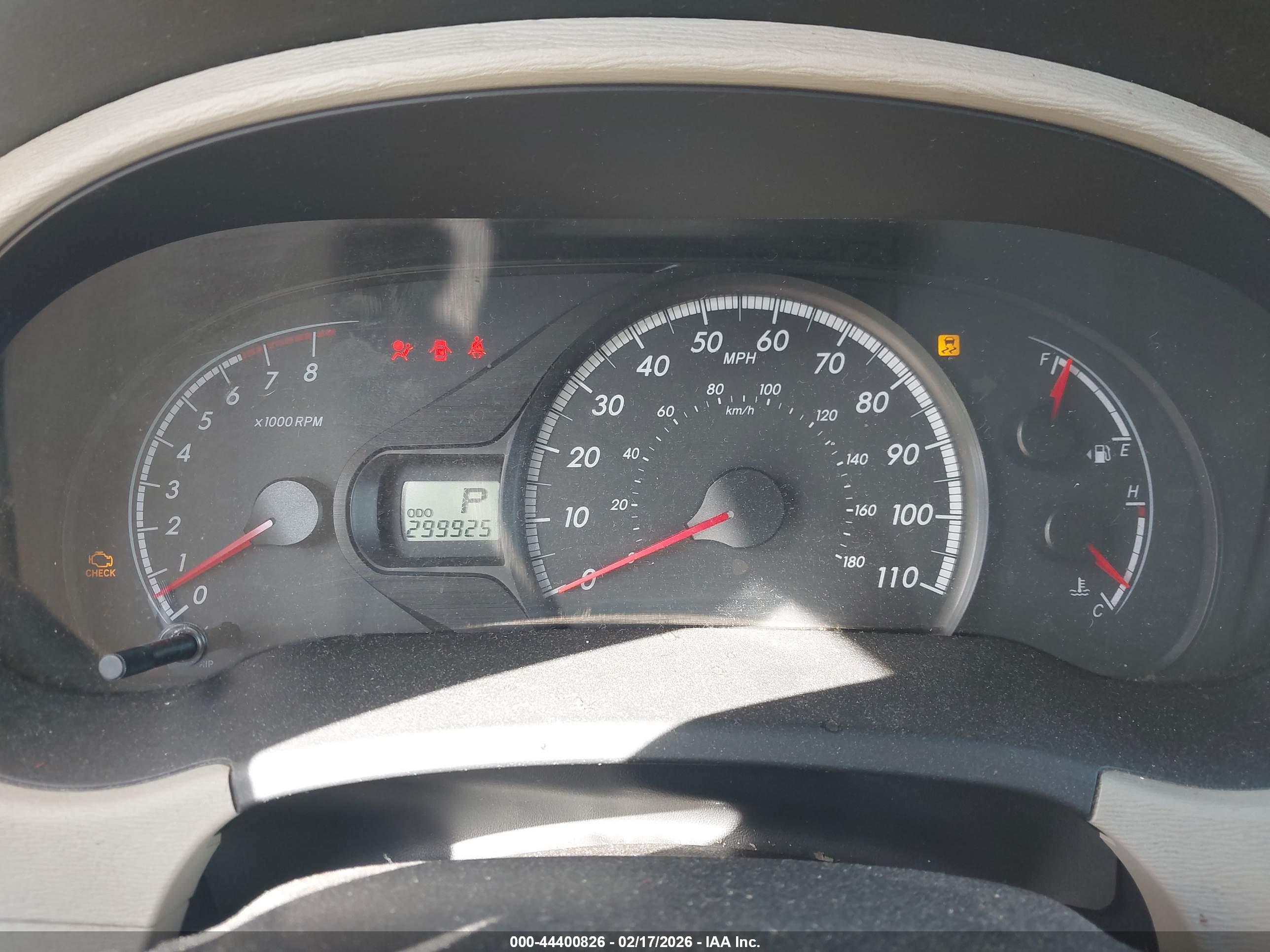 TOYOTA SIENNA image 7