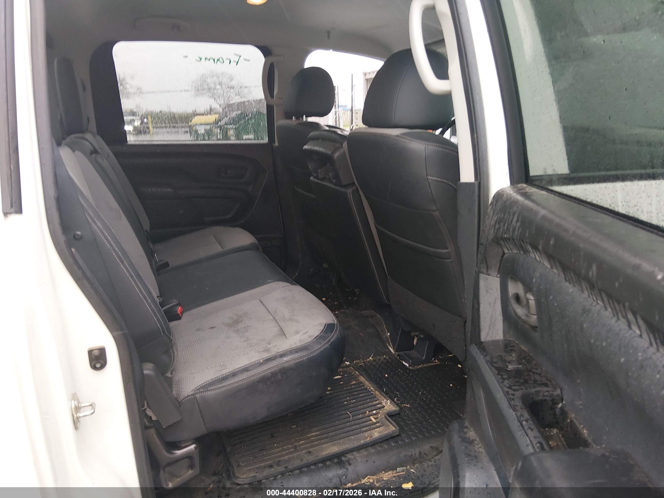 NISSAN TITAN image 8