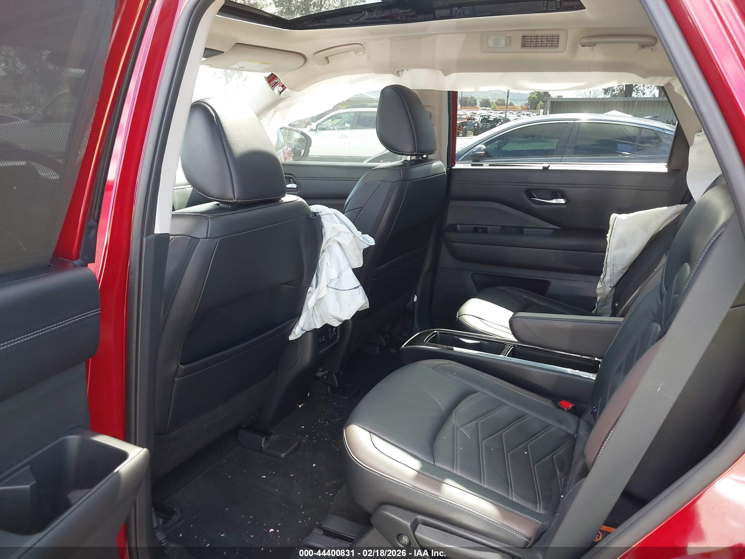 NISSAN PATHFINDER image 8