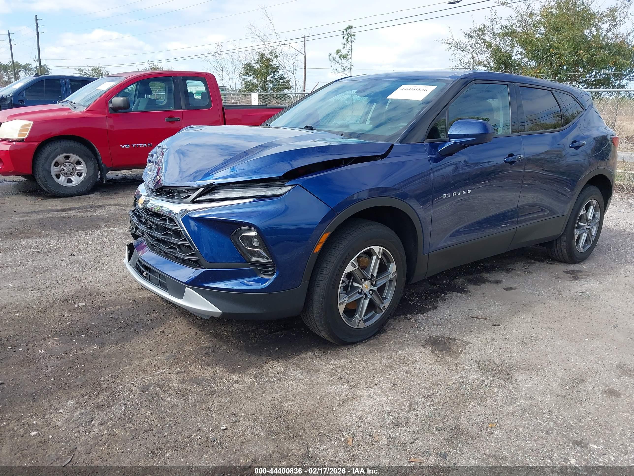 CHEVROLET BLAZER image 2