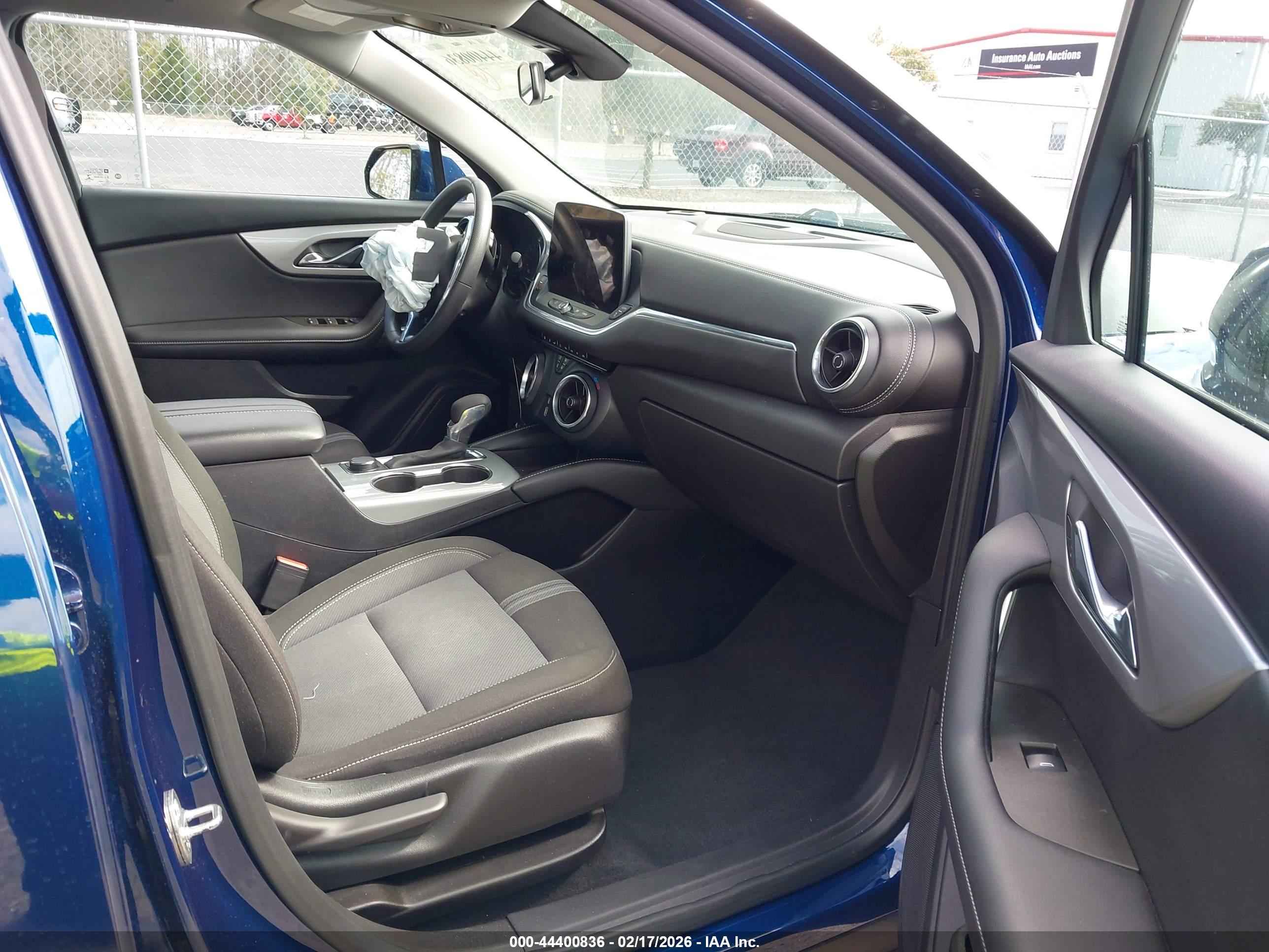CHEVROLET BLAZER image 5