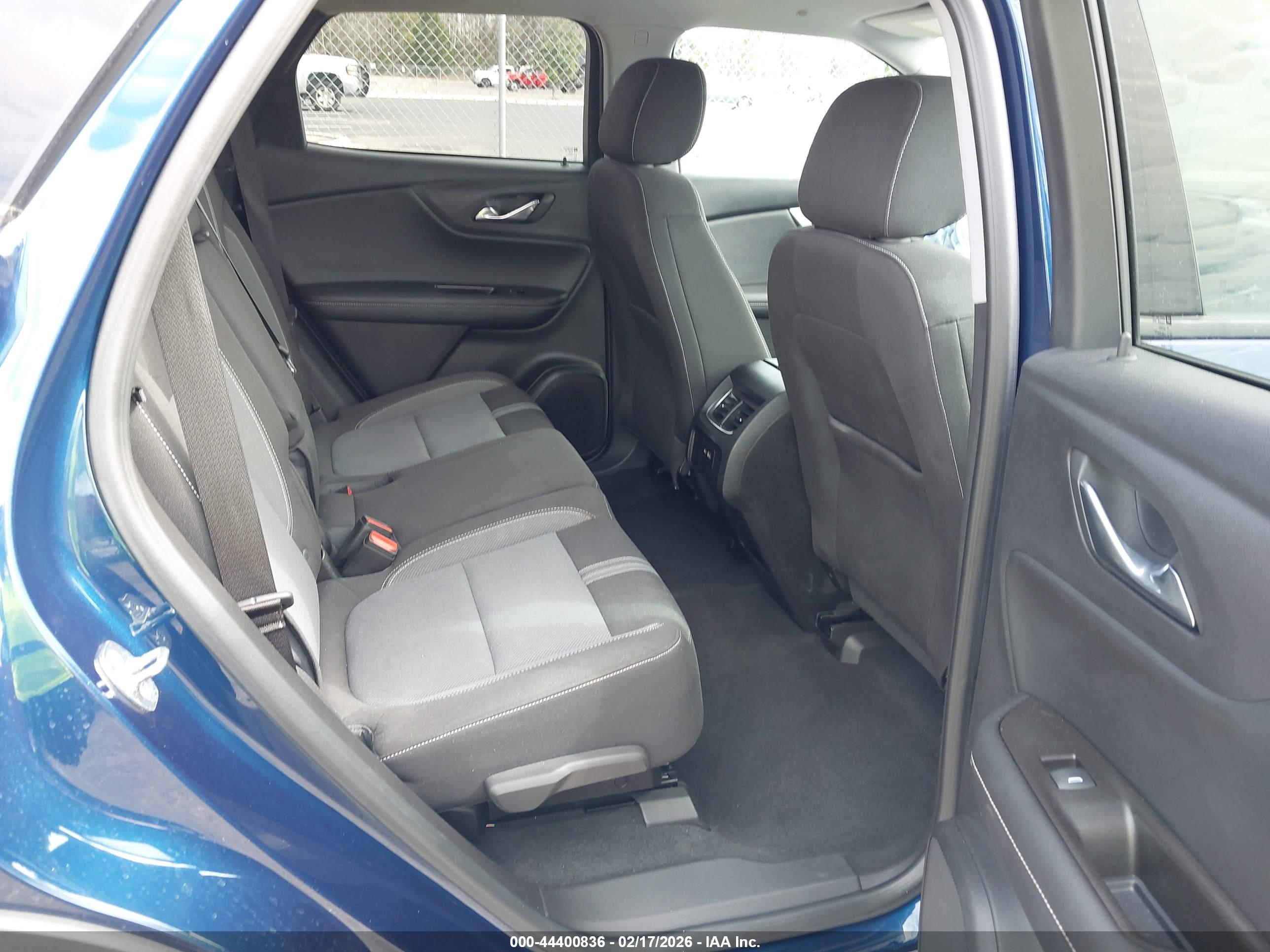CHEVROLET BLAZER image 8