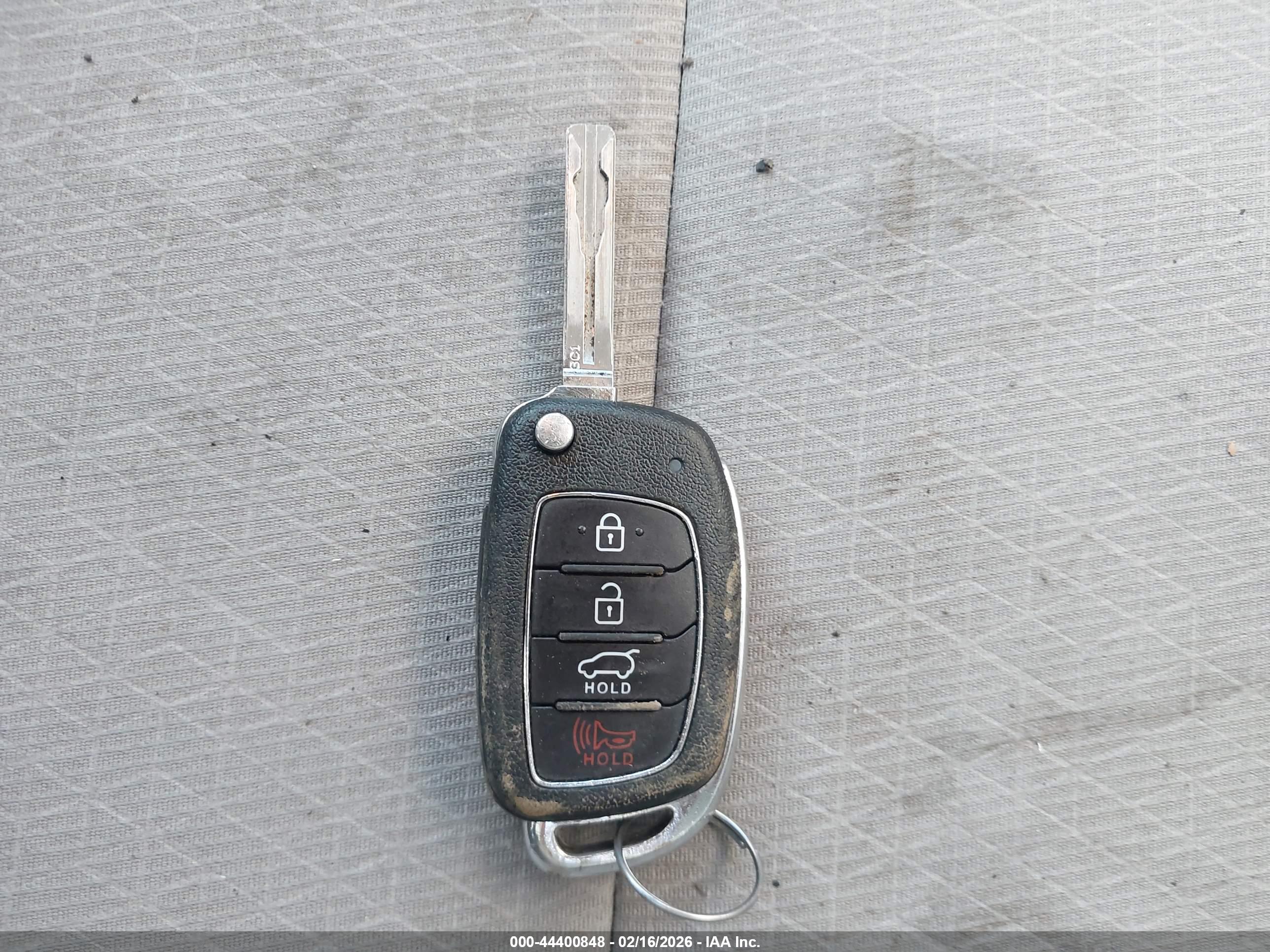 HYUNDAI TUCSON image 11