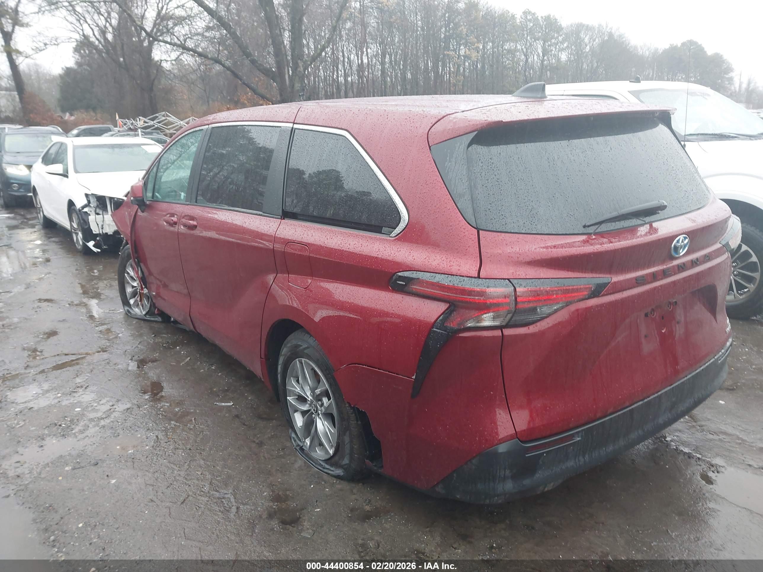 TOYOTA SIENNA image 3