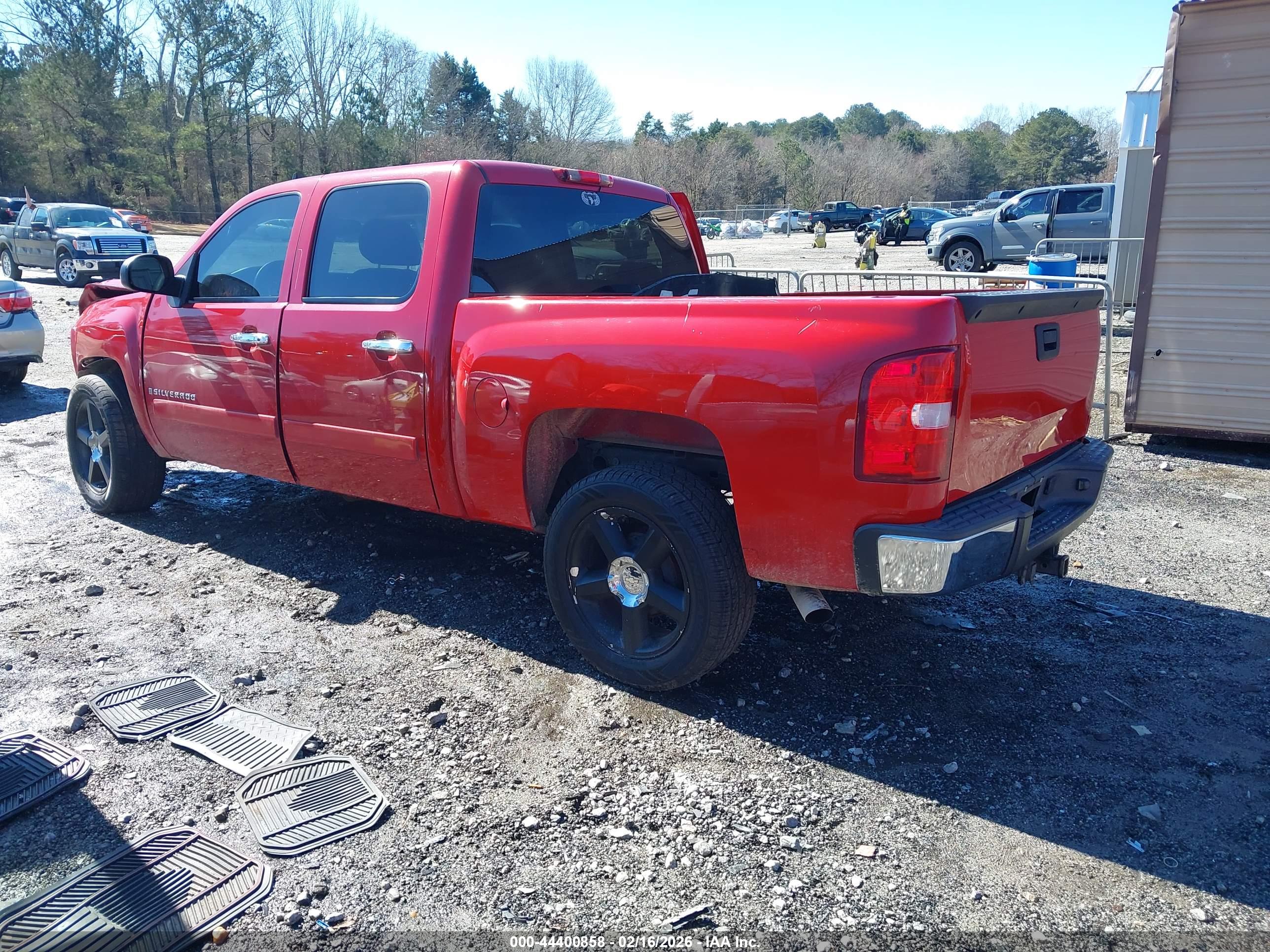 CHEVROLET SILVERADO image 3
