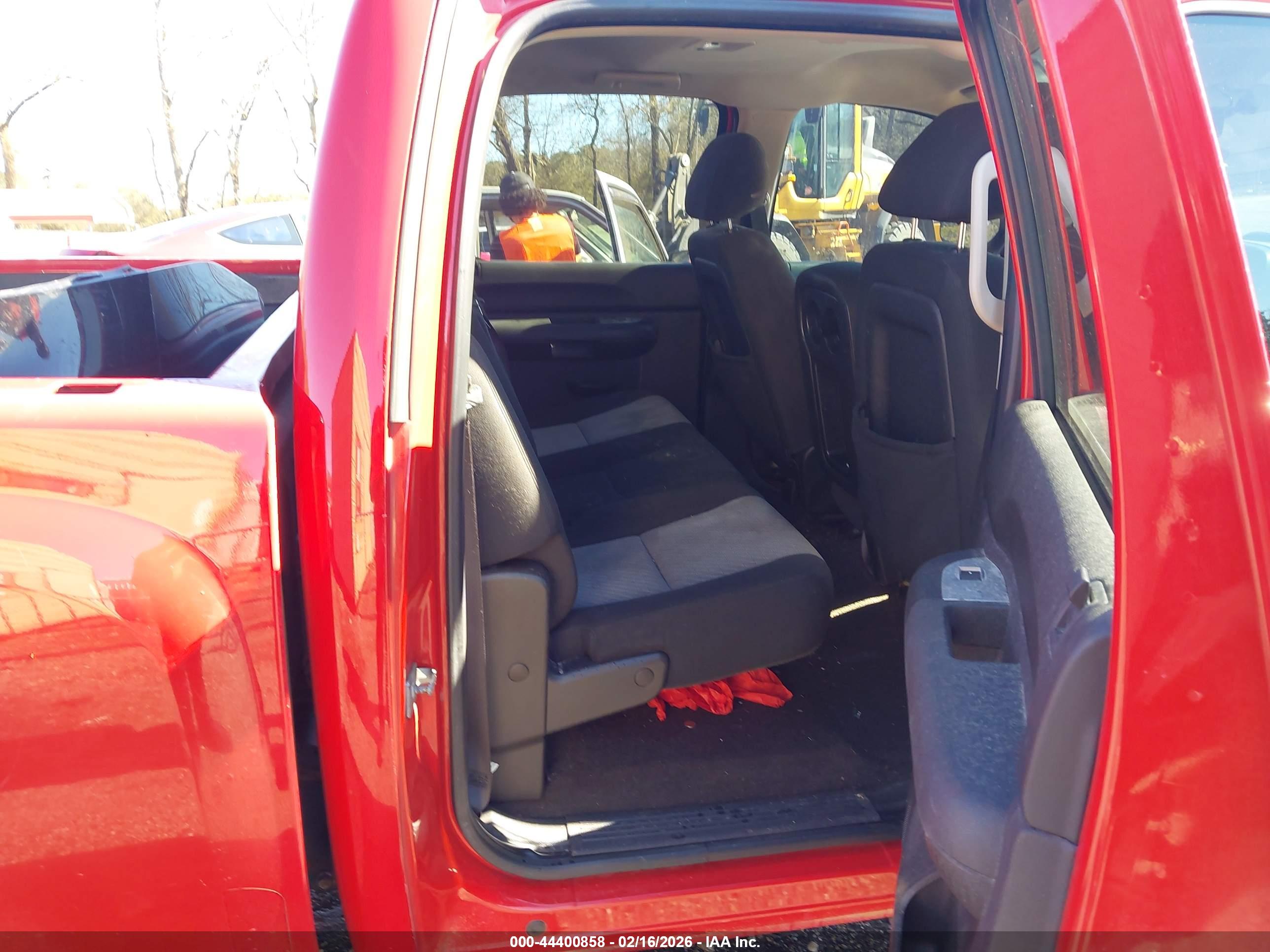 CHEVROLET SILVERADO image 8