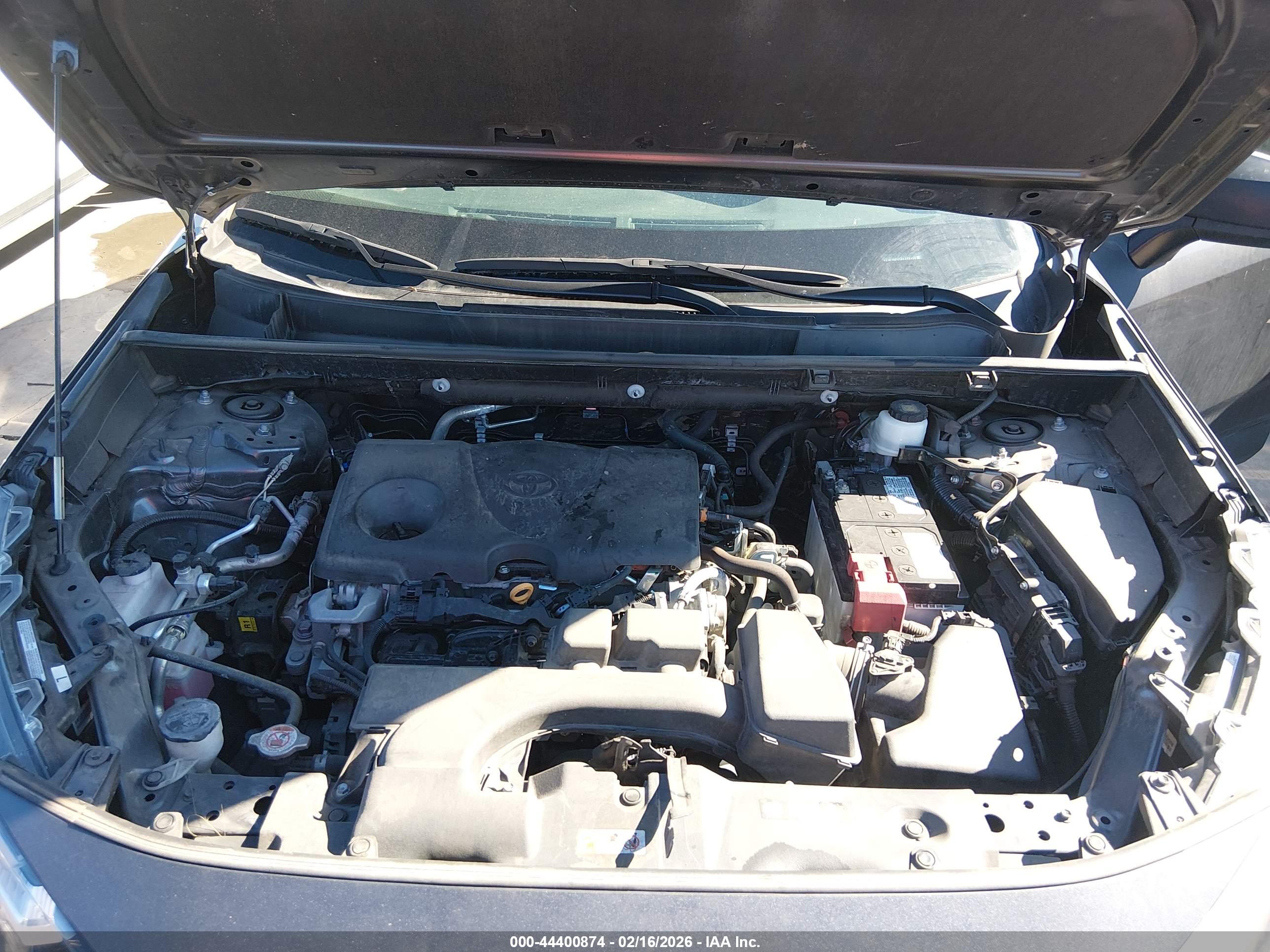 TOYOTA RAV4 image 10