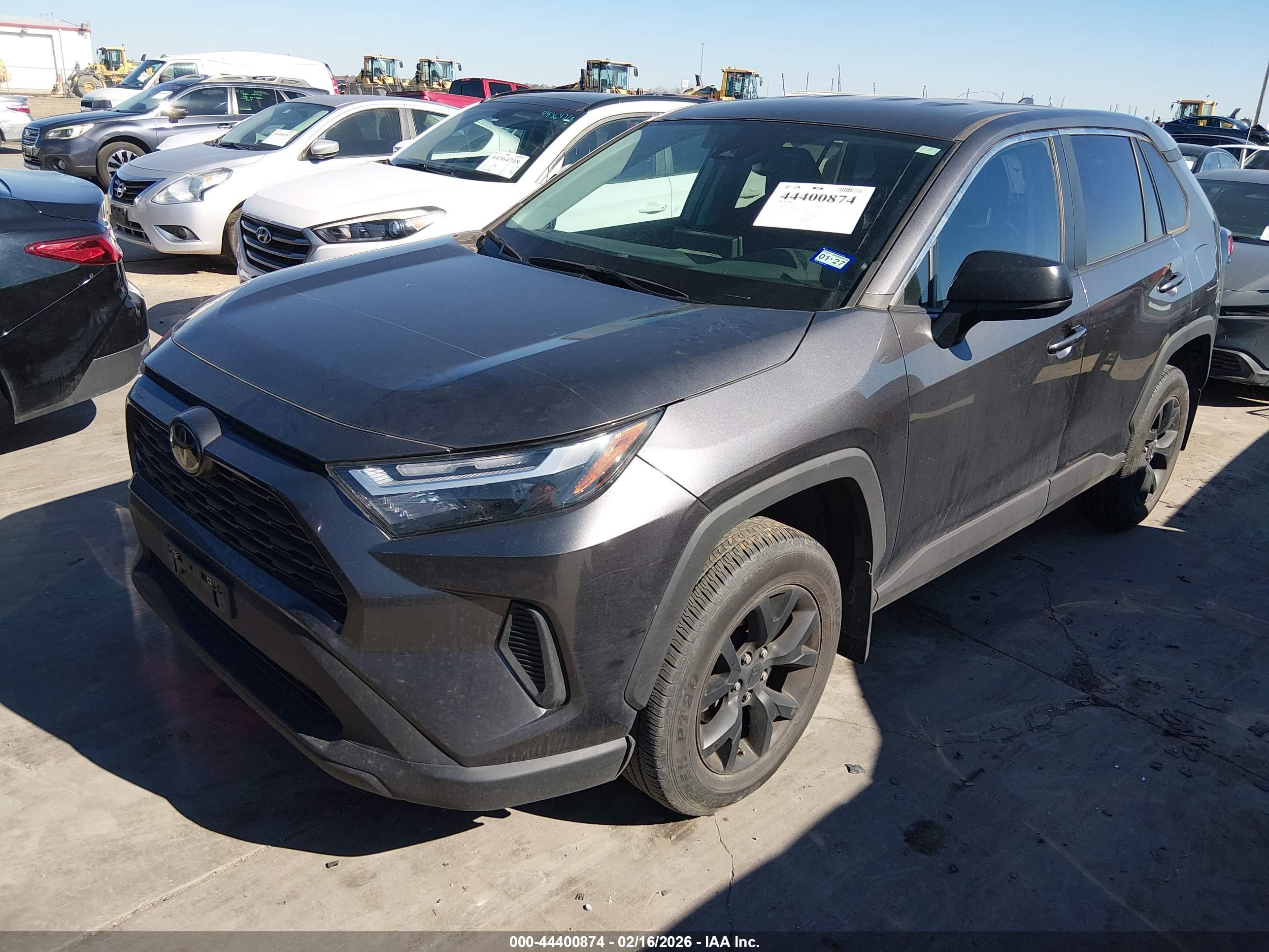 TOYOTA RAV4 image 2