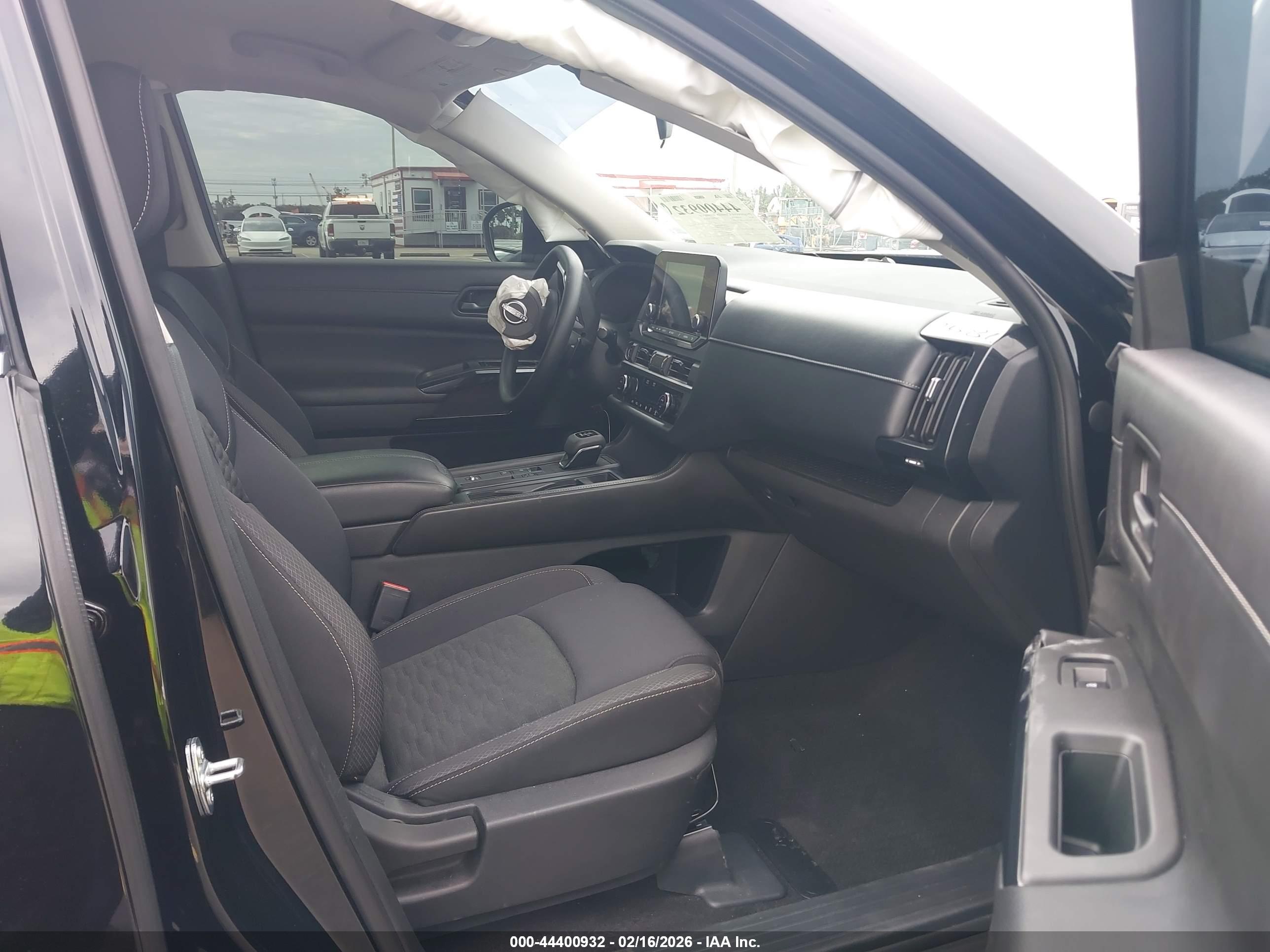 NISSAN PATHFINDER image 5
