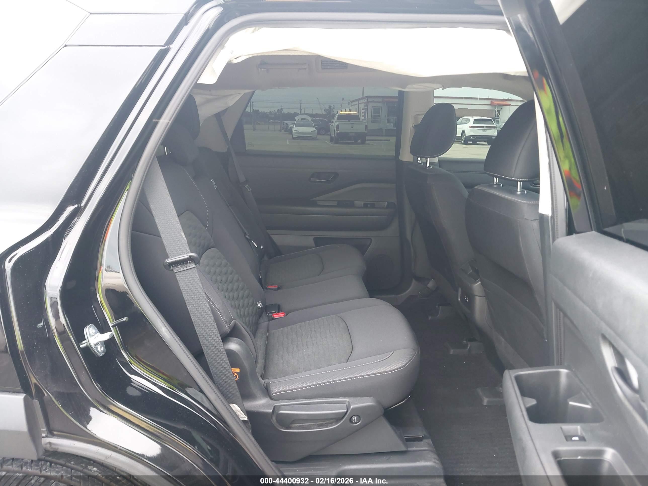 NISSAN PATHFINDER image 8