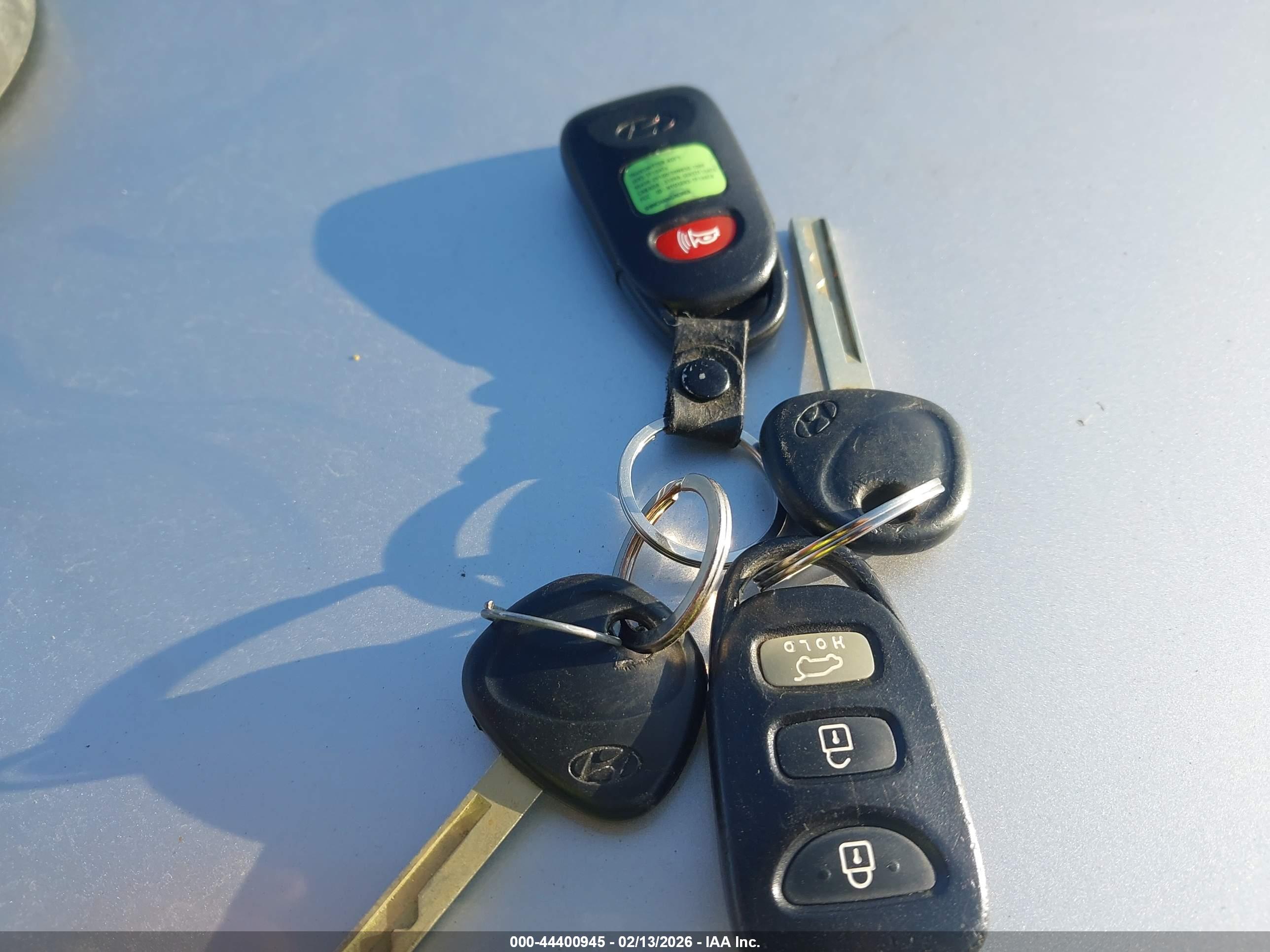 HYUNDAI VELOSTER image 11