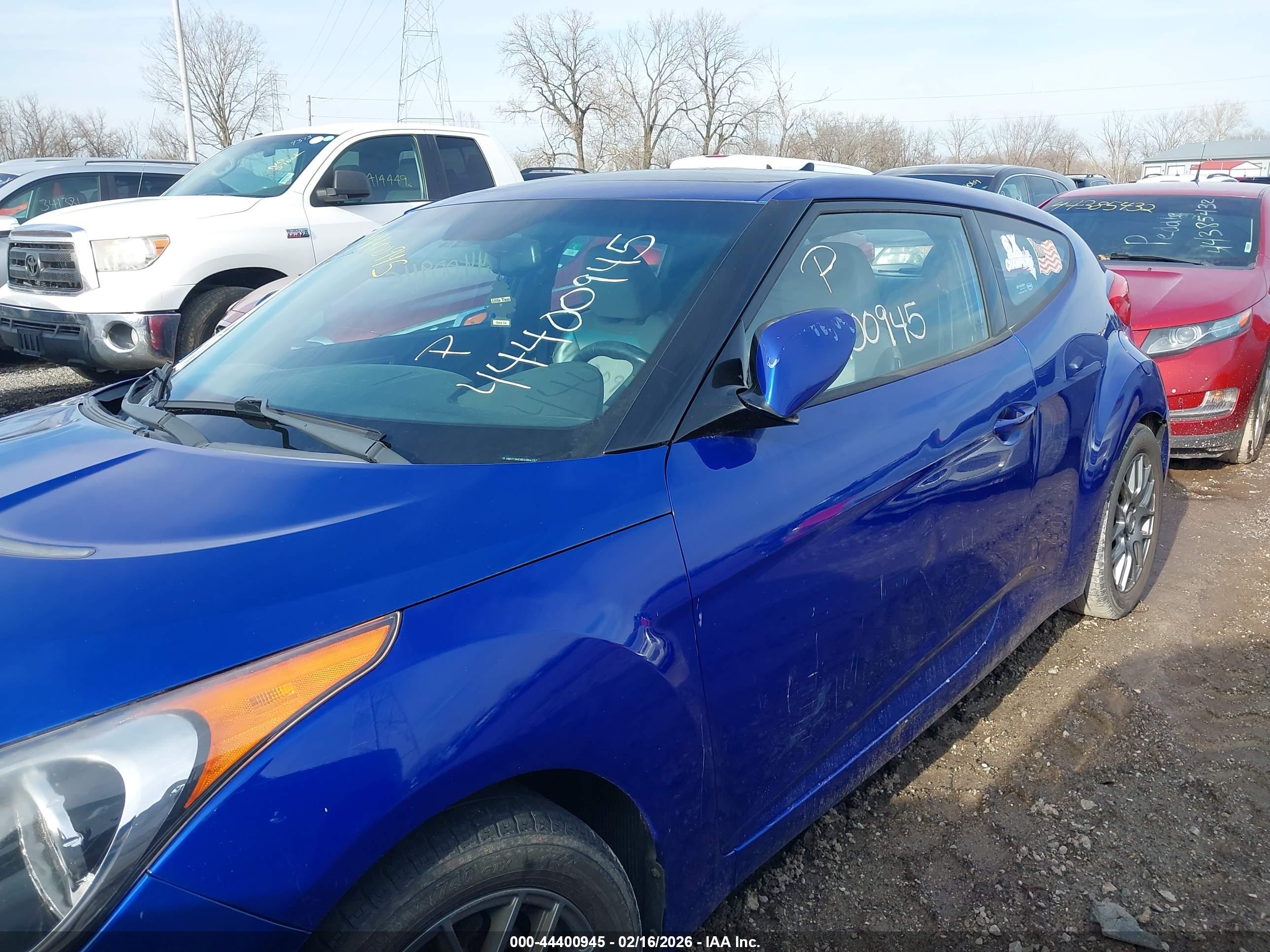 HYUNDAI VELOSTER image 6